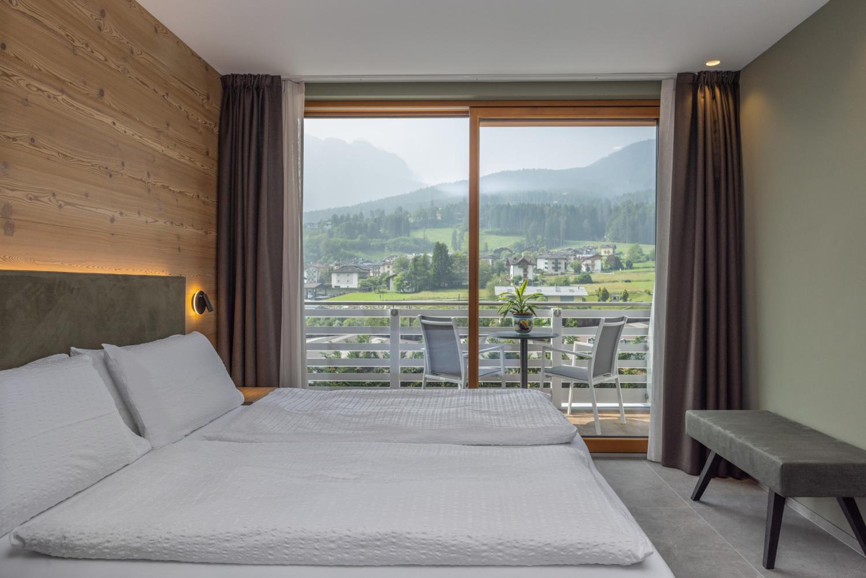 Suite with Mountain View photo 2