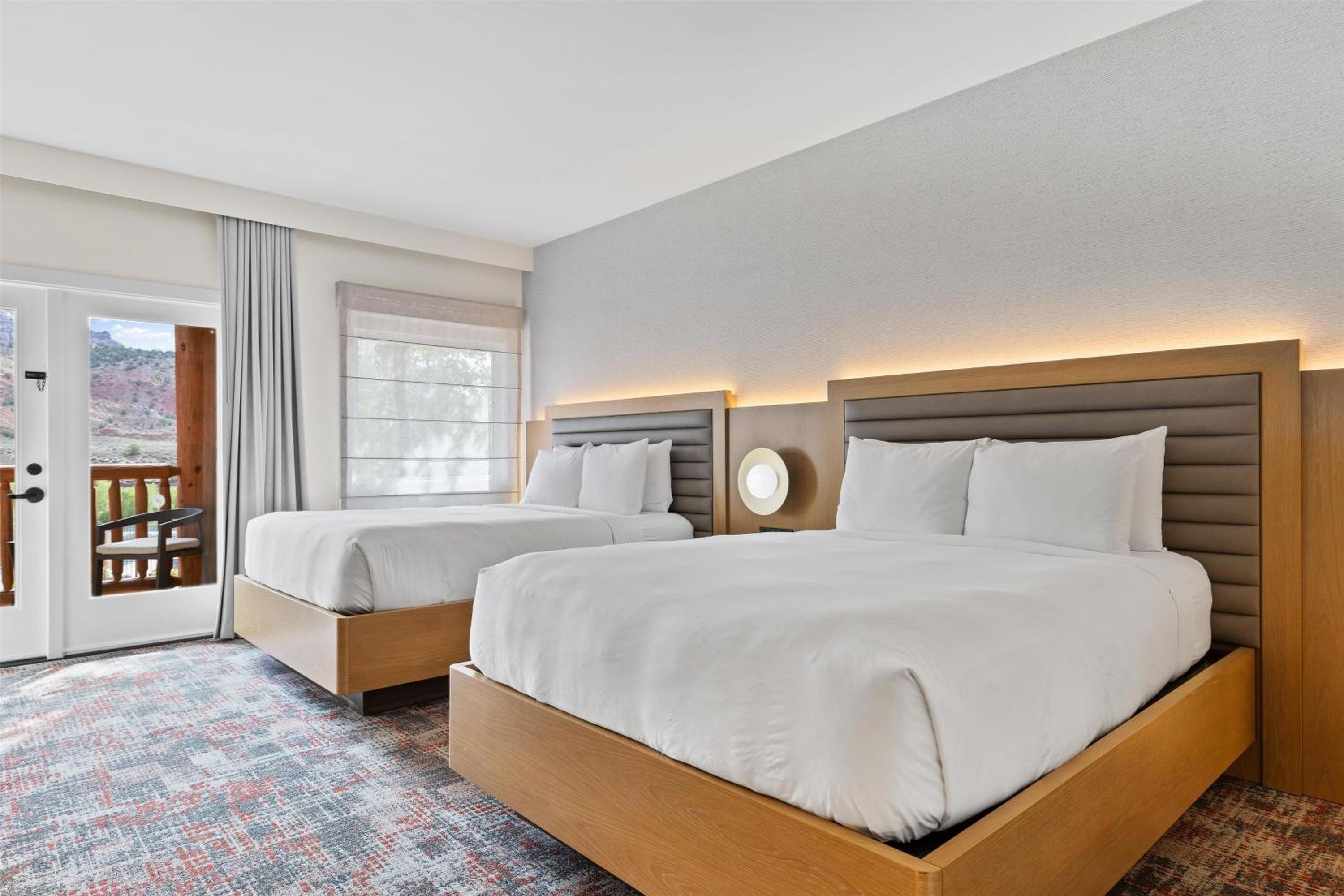 Queen Room with Two Queen Beds - Photo 3
