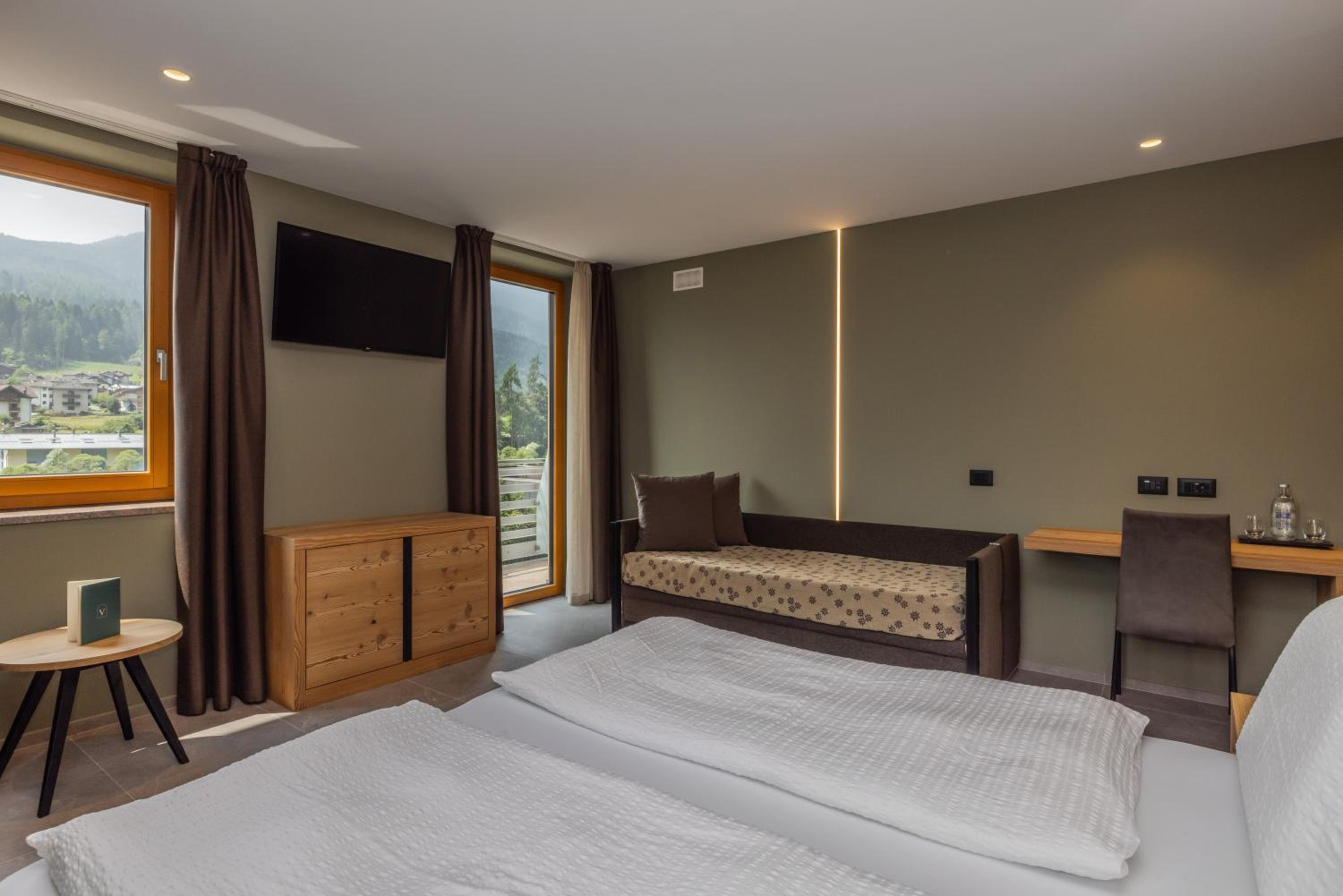 Junior Suite with Mountain View photo 2