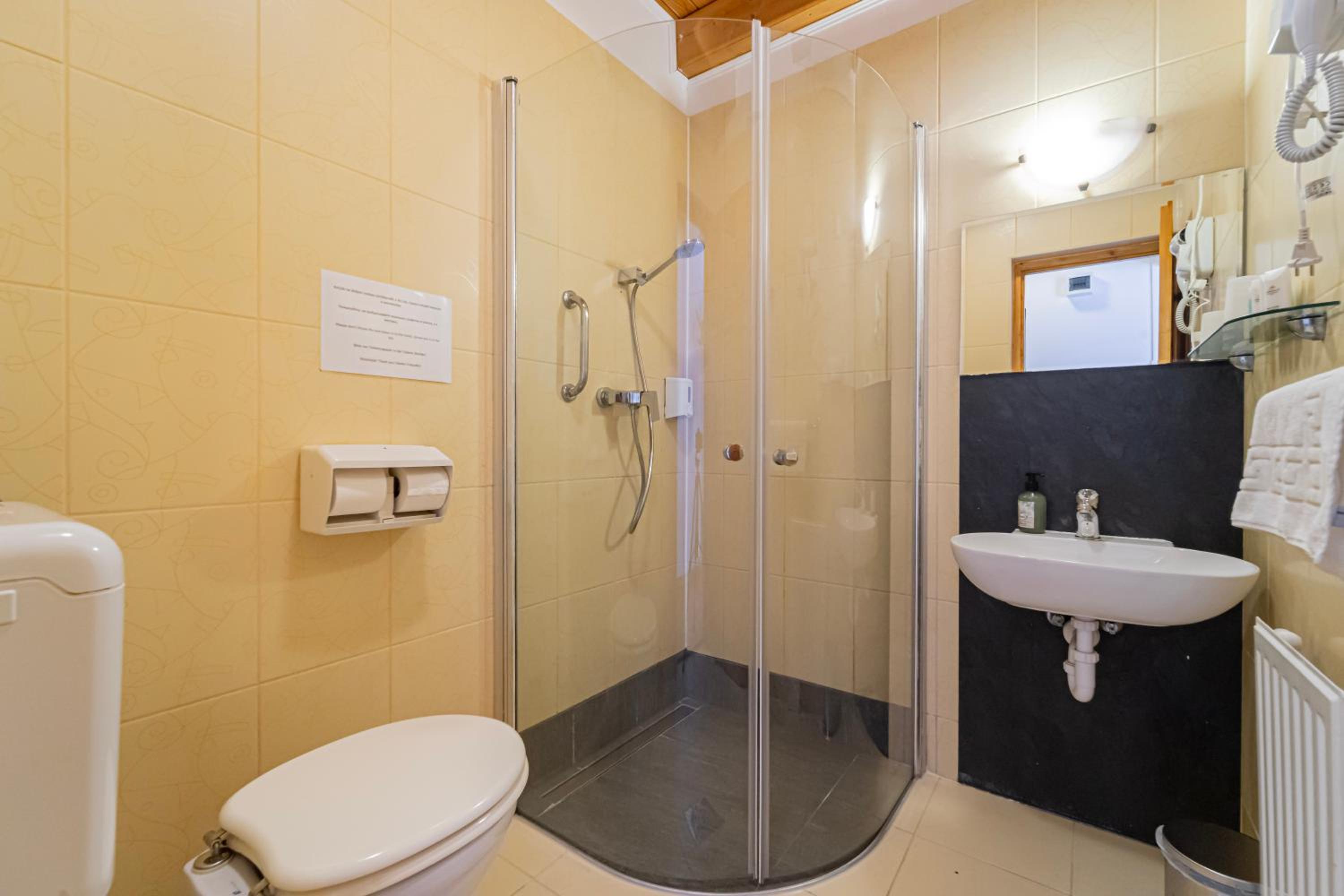 Standard Triple Room, photo 6