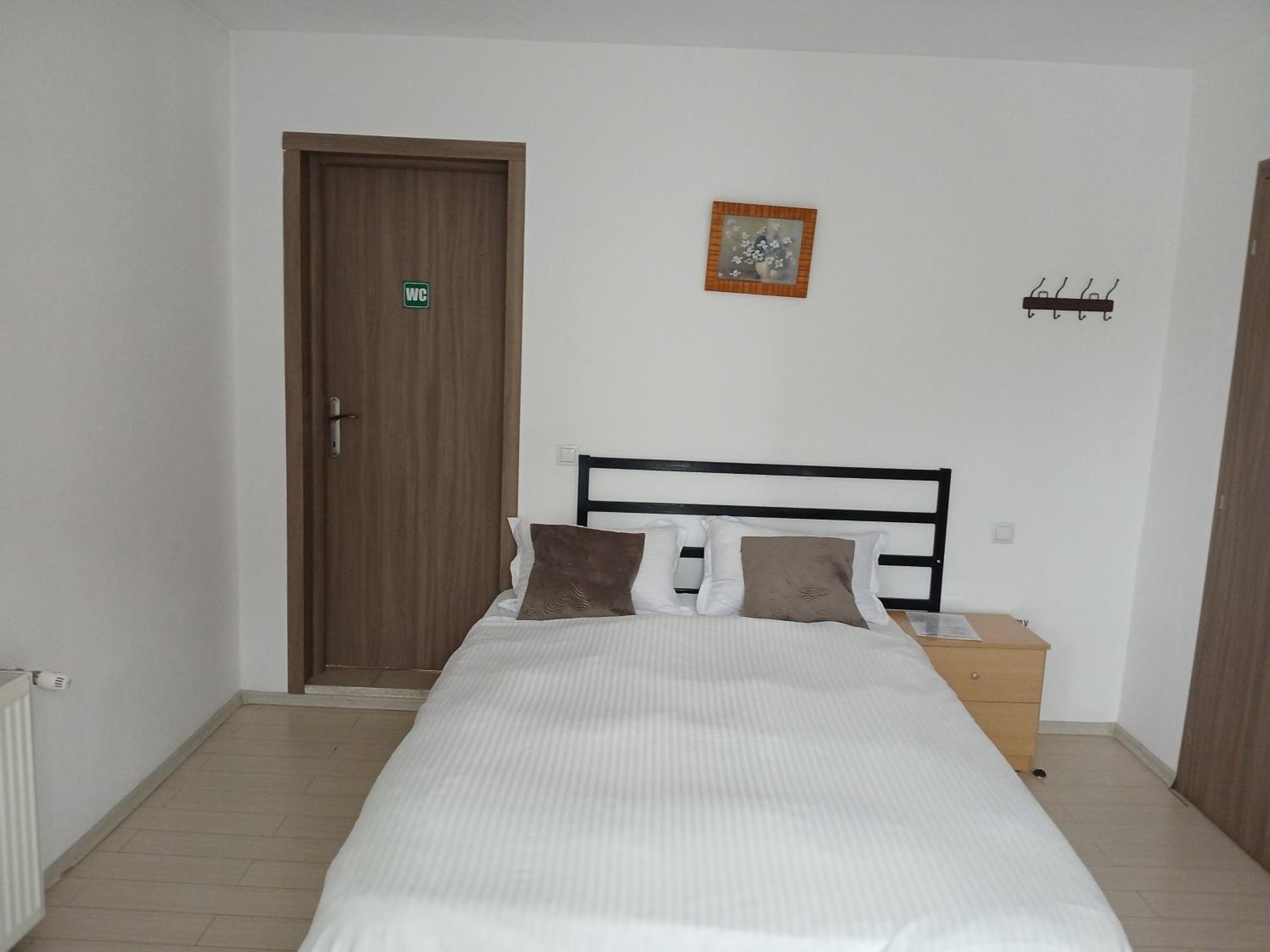 Double Room - Photo 3