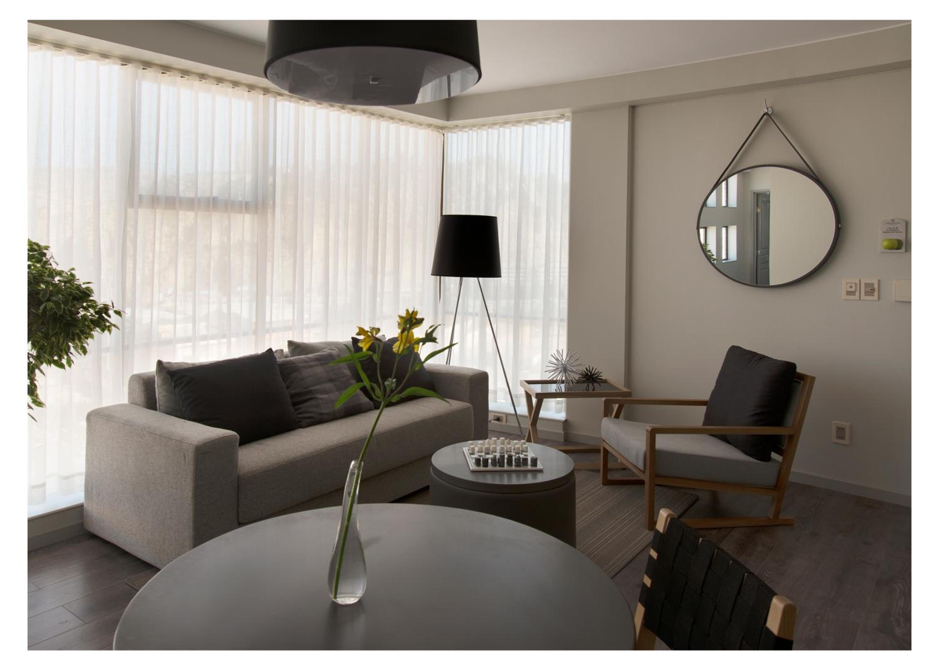 Luxury King Room - Photo 10