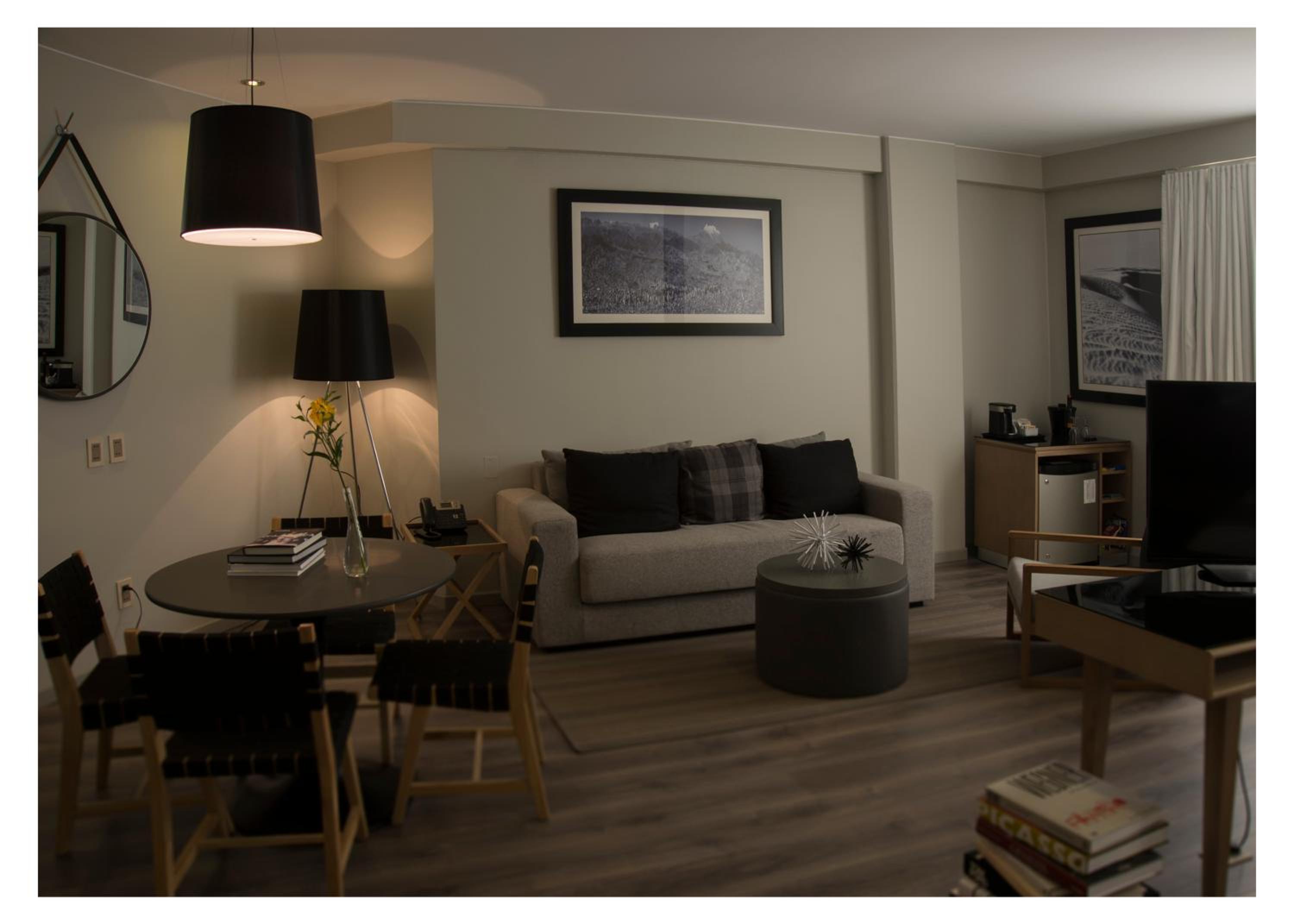 Luxury King Room - Photo 6
