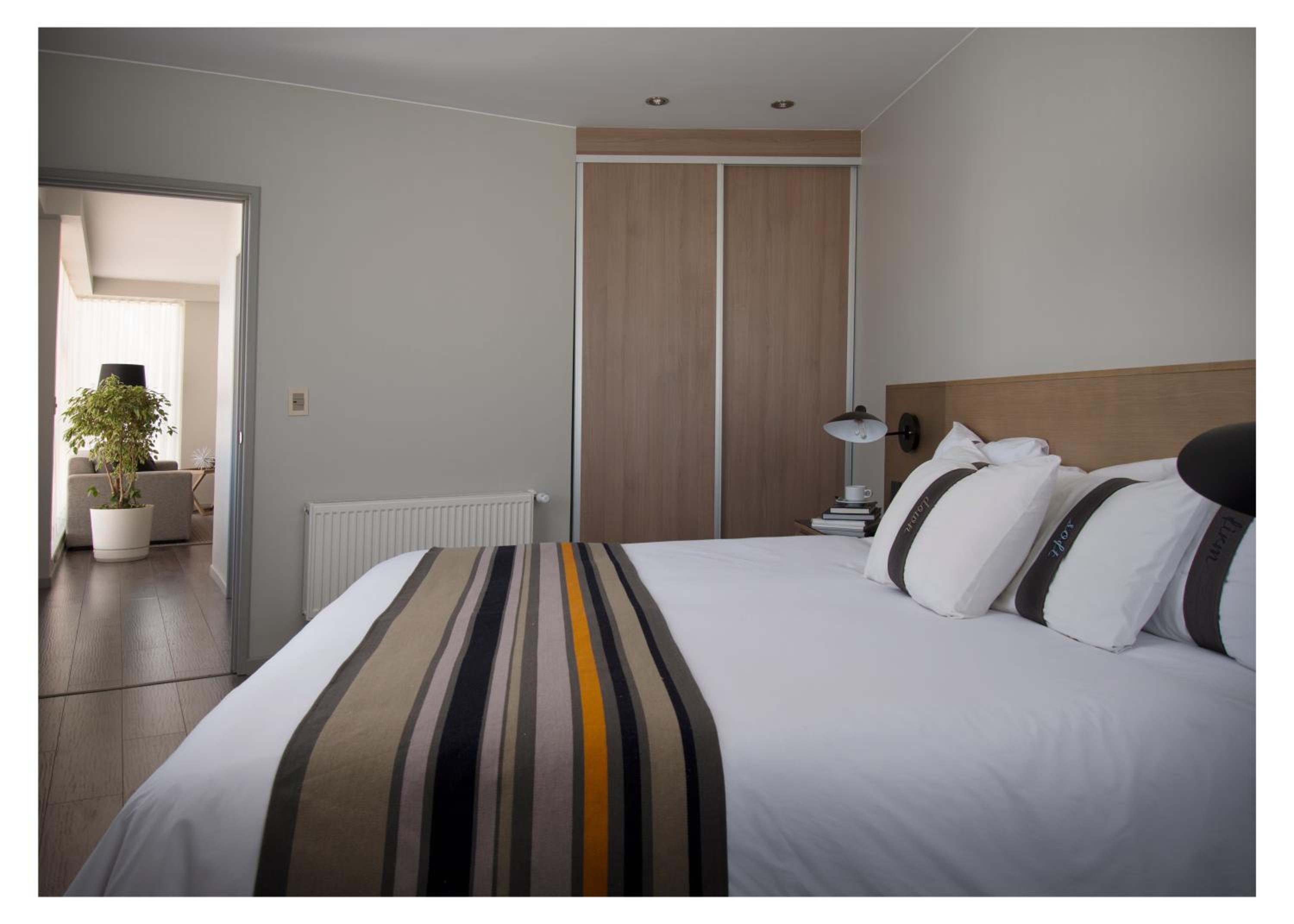 Luxury King Room - Photo 1