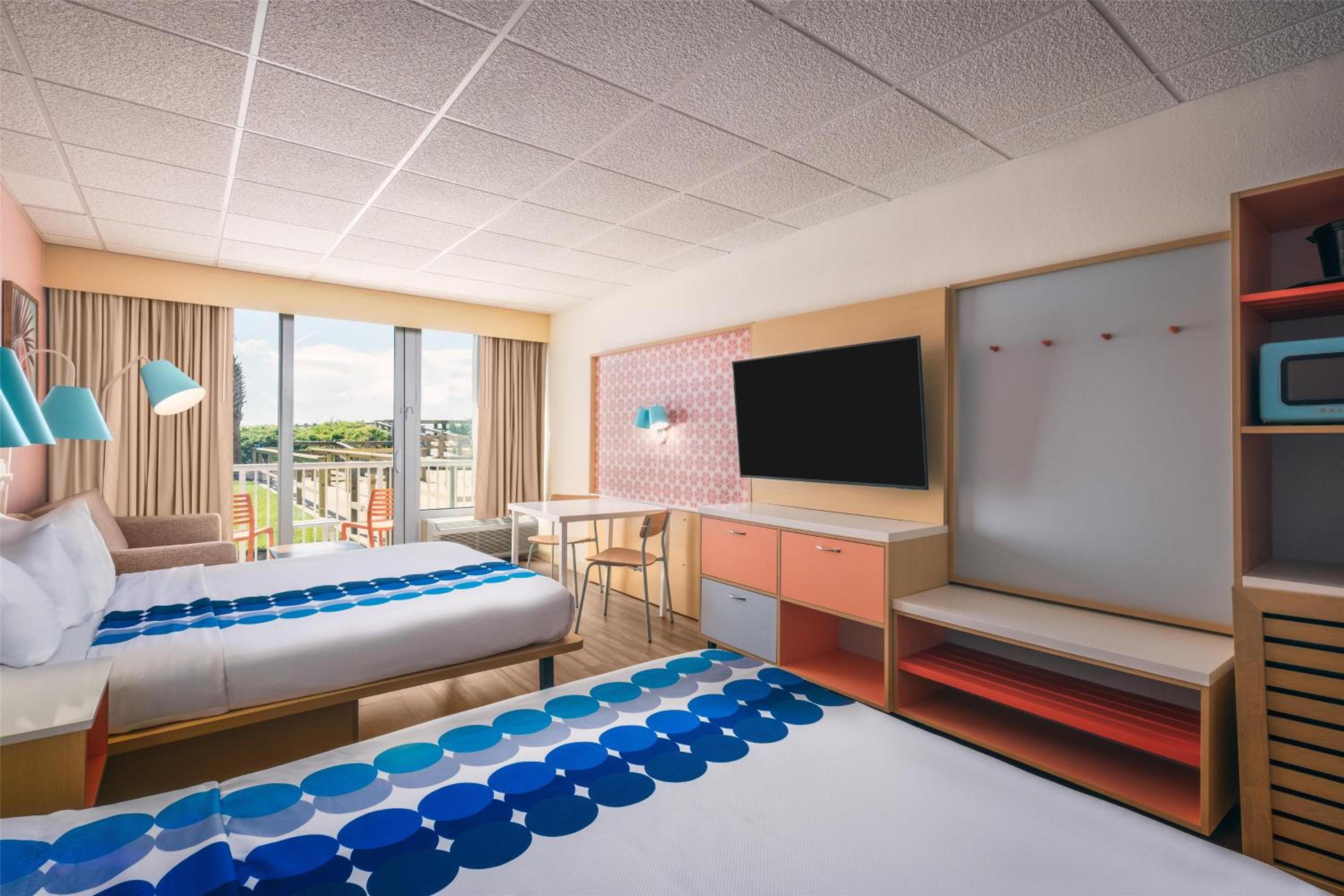 Queen Room with Two Queen Beds and Partial Ocean View - Photo 2