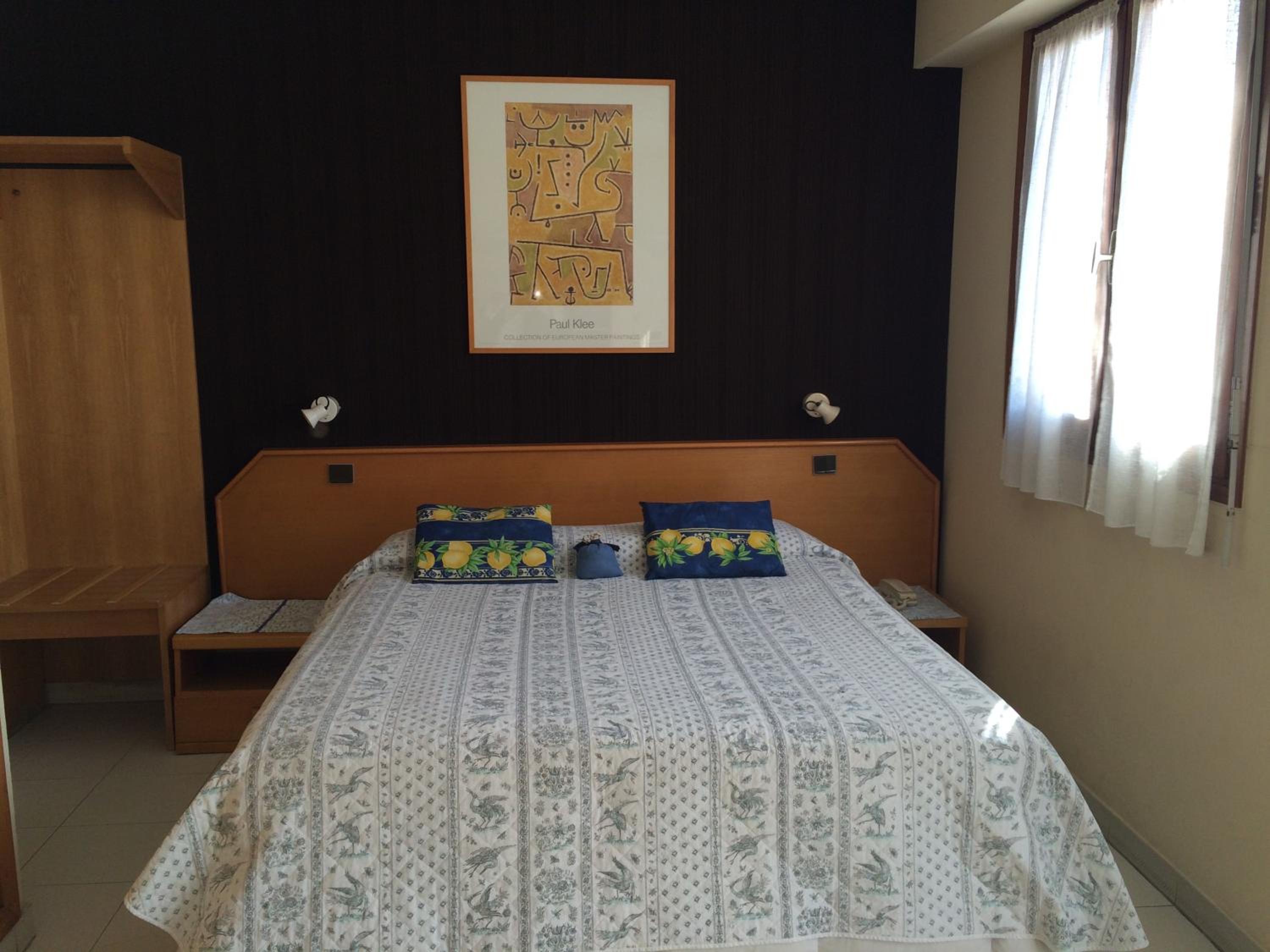 Standard Double Room photo 2