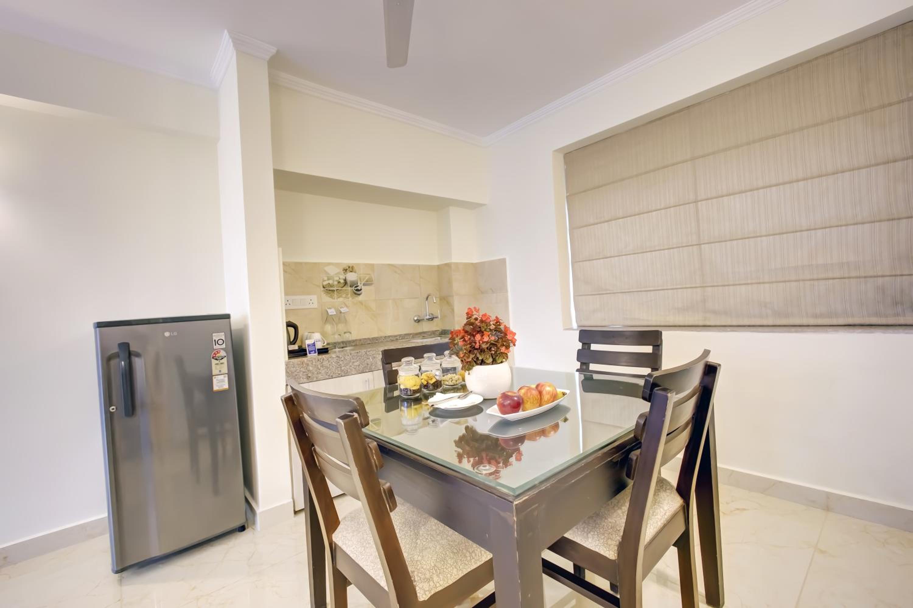 Executive Suite - Photo 1