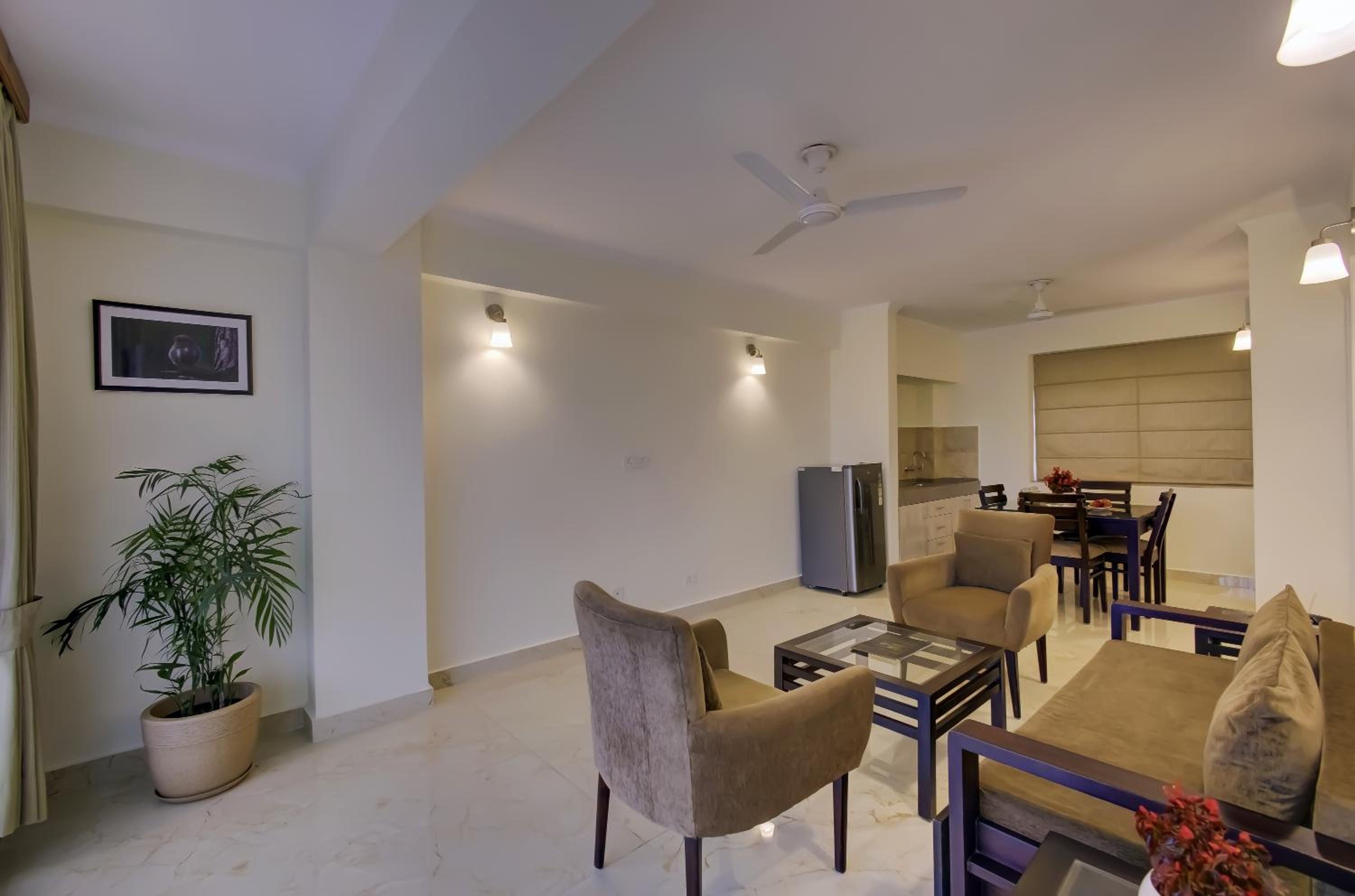 Executive Suite - Photo 5