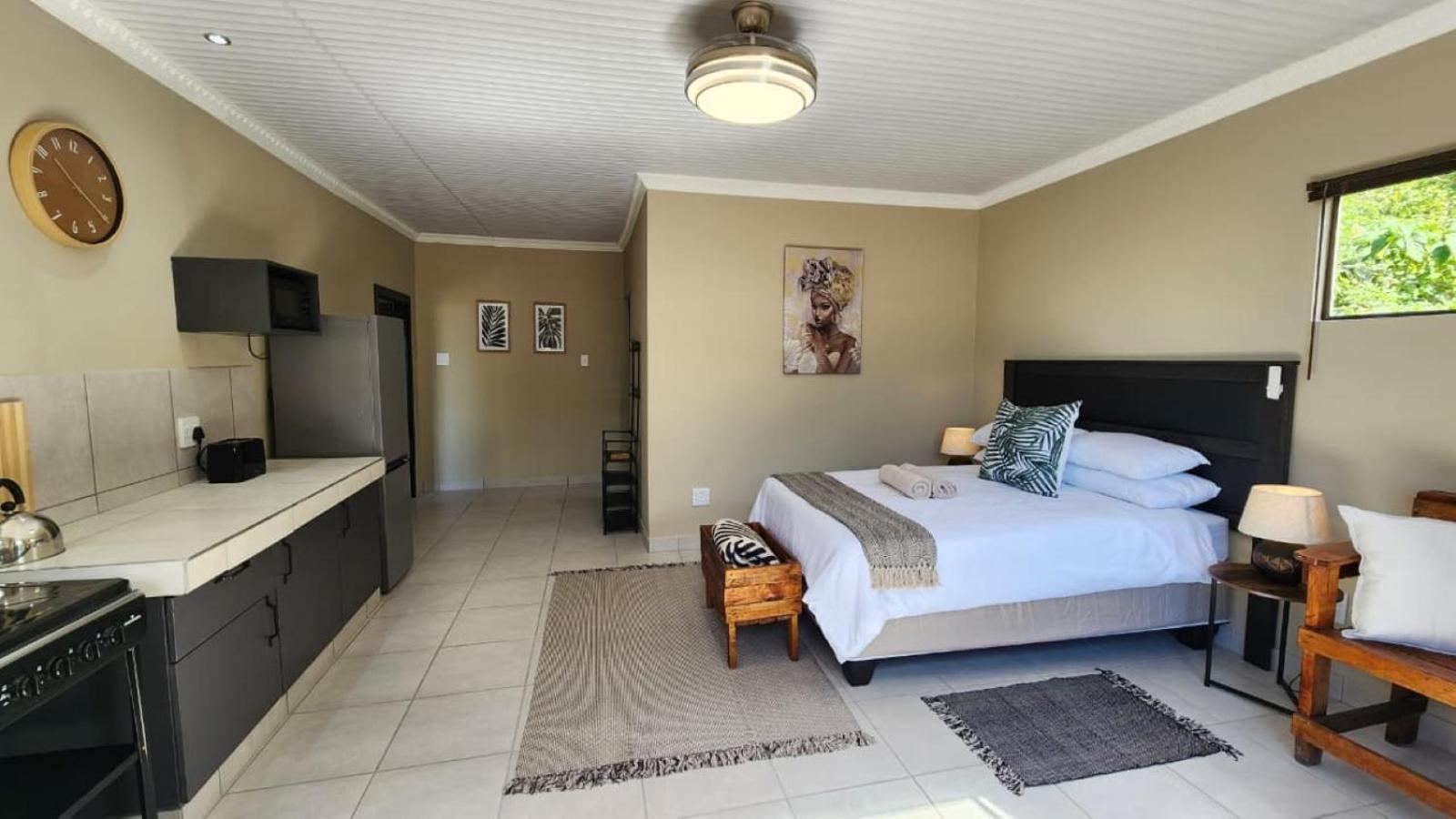 Two-Bedroom House photo 3