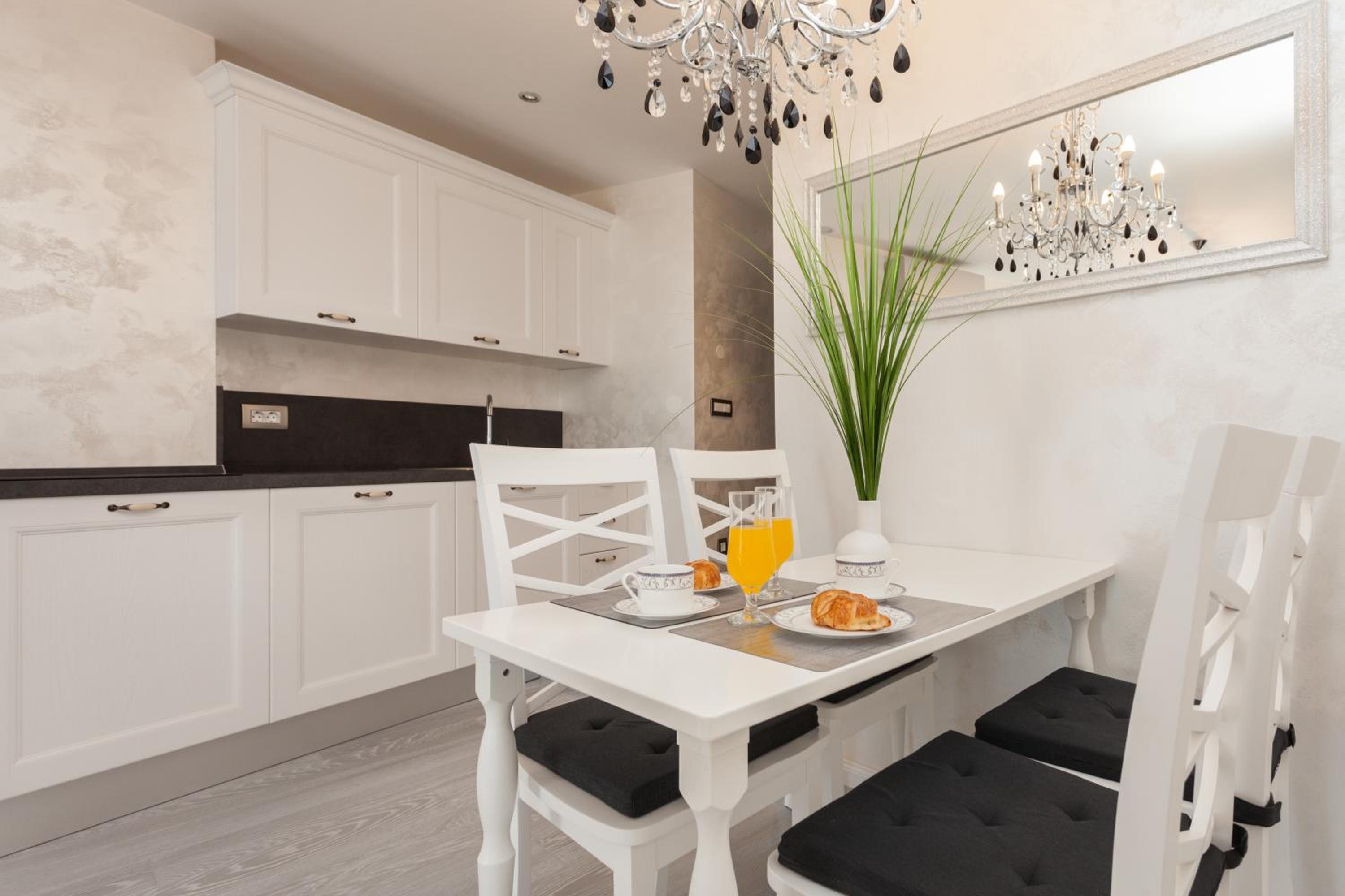 Deluxe Apartment with Sea View - Photo 12