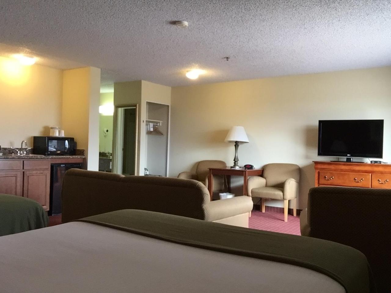 Studio Suite with 2 Queen Bed,  Non-Smoking - Photo 3