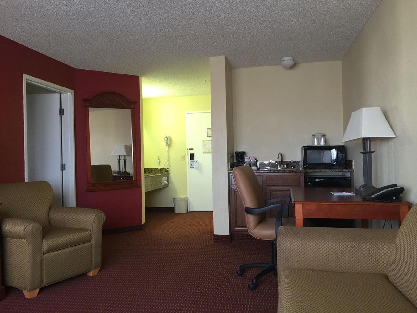 One-Bedroom Suite with Two Queen Beds - Non-Smoking - Photo 1