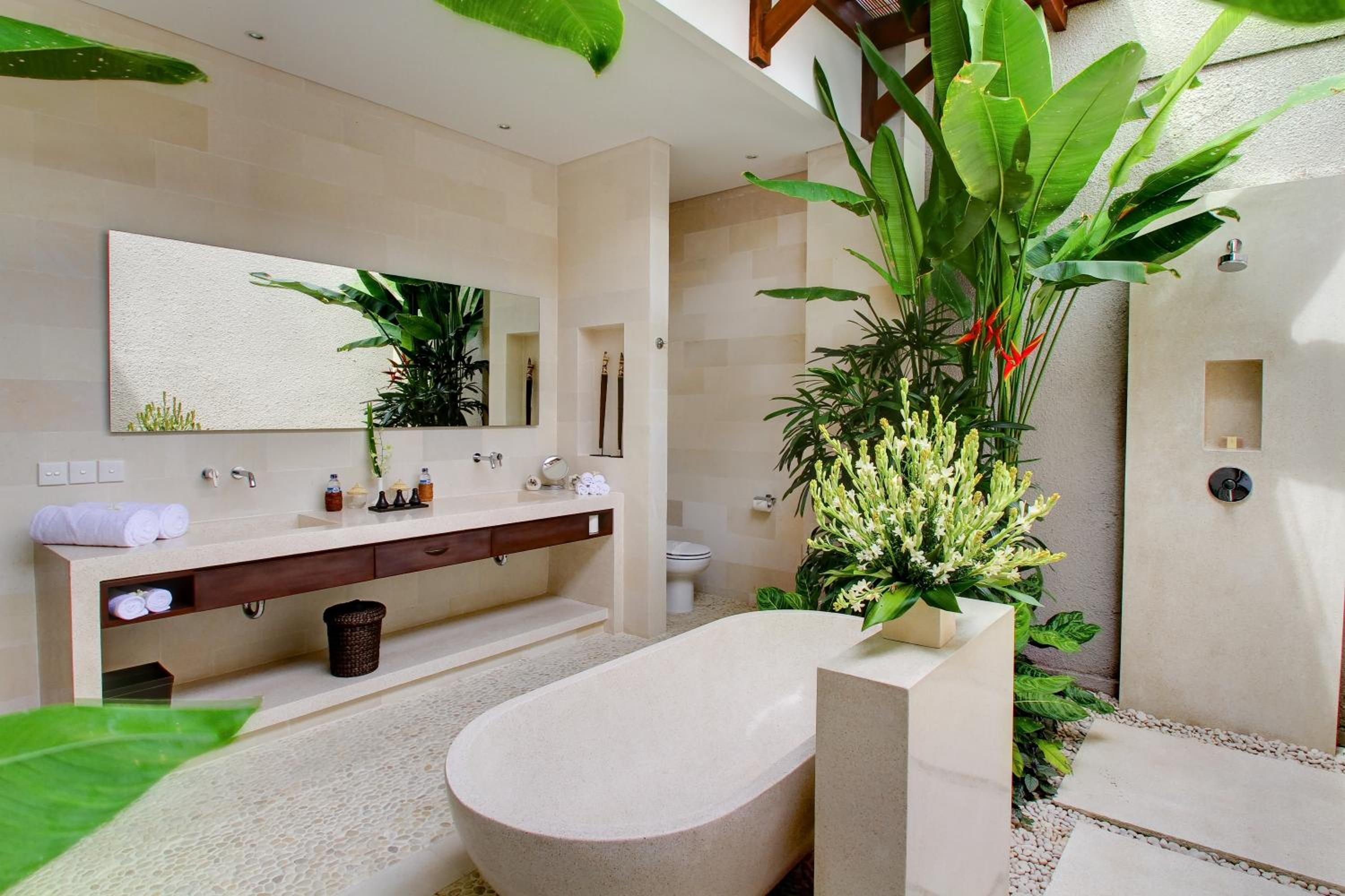 Four-Bedroom Villa with Private Pool and Fully Equipped Kitchenette - Photo 18