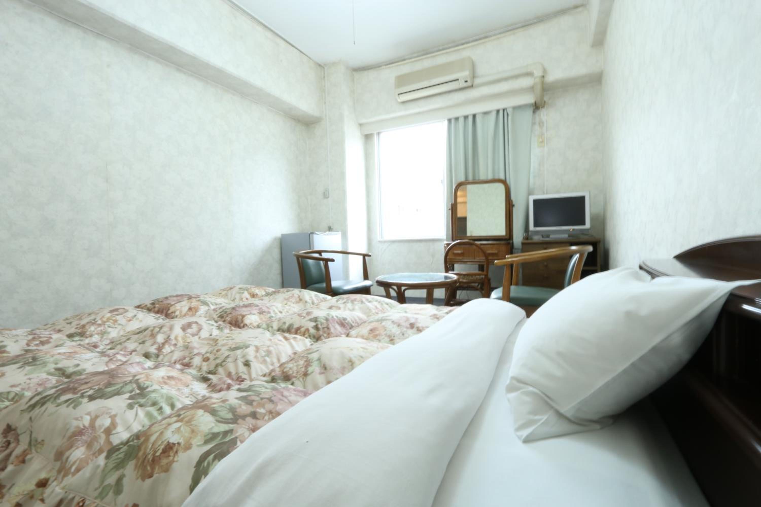 Economy Double Room photo 3