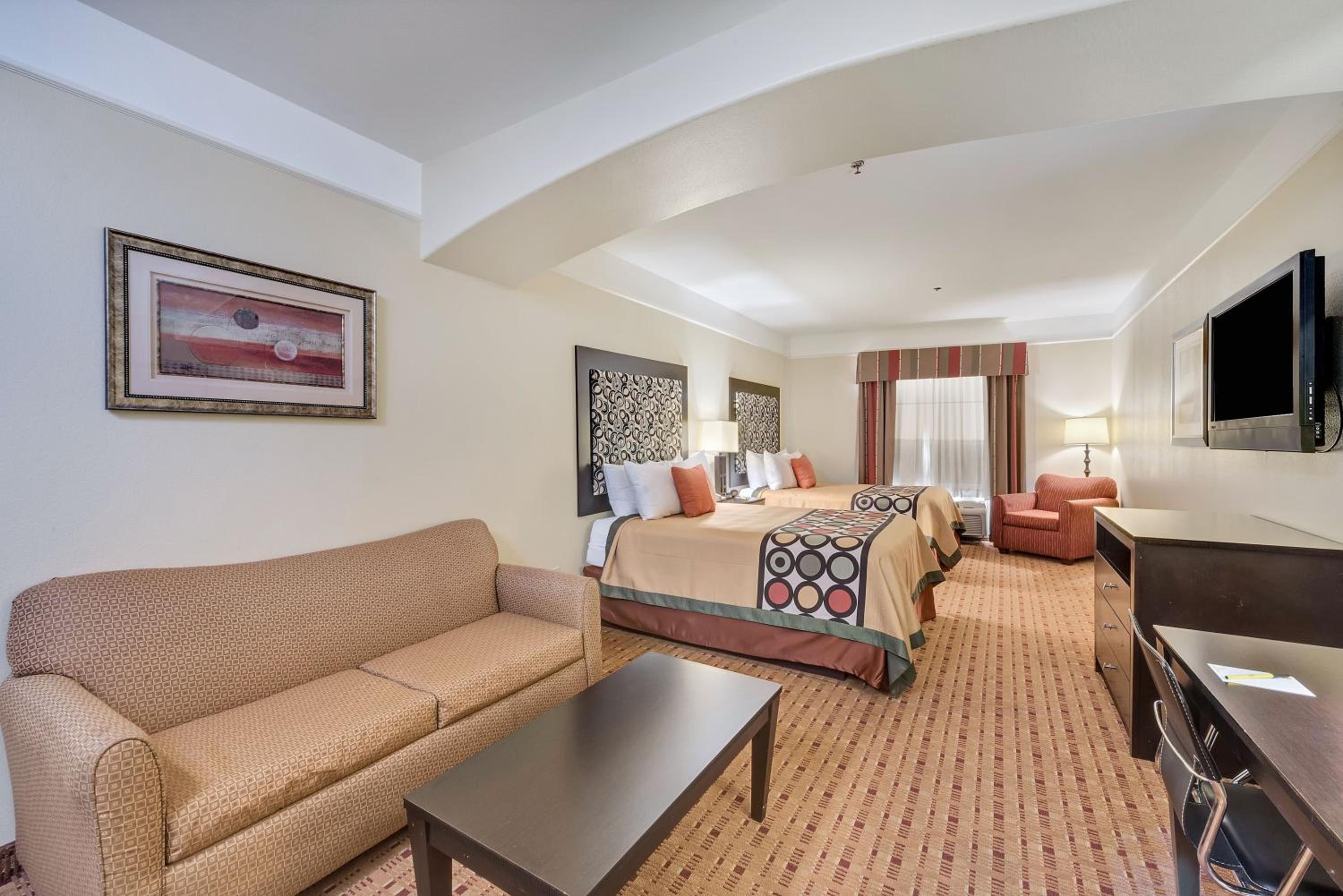 Deluxe Queen Room with Two Queen Beds - Non-Smoking - Photo 1