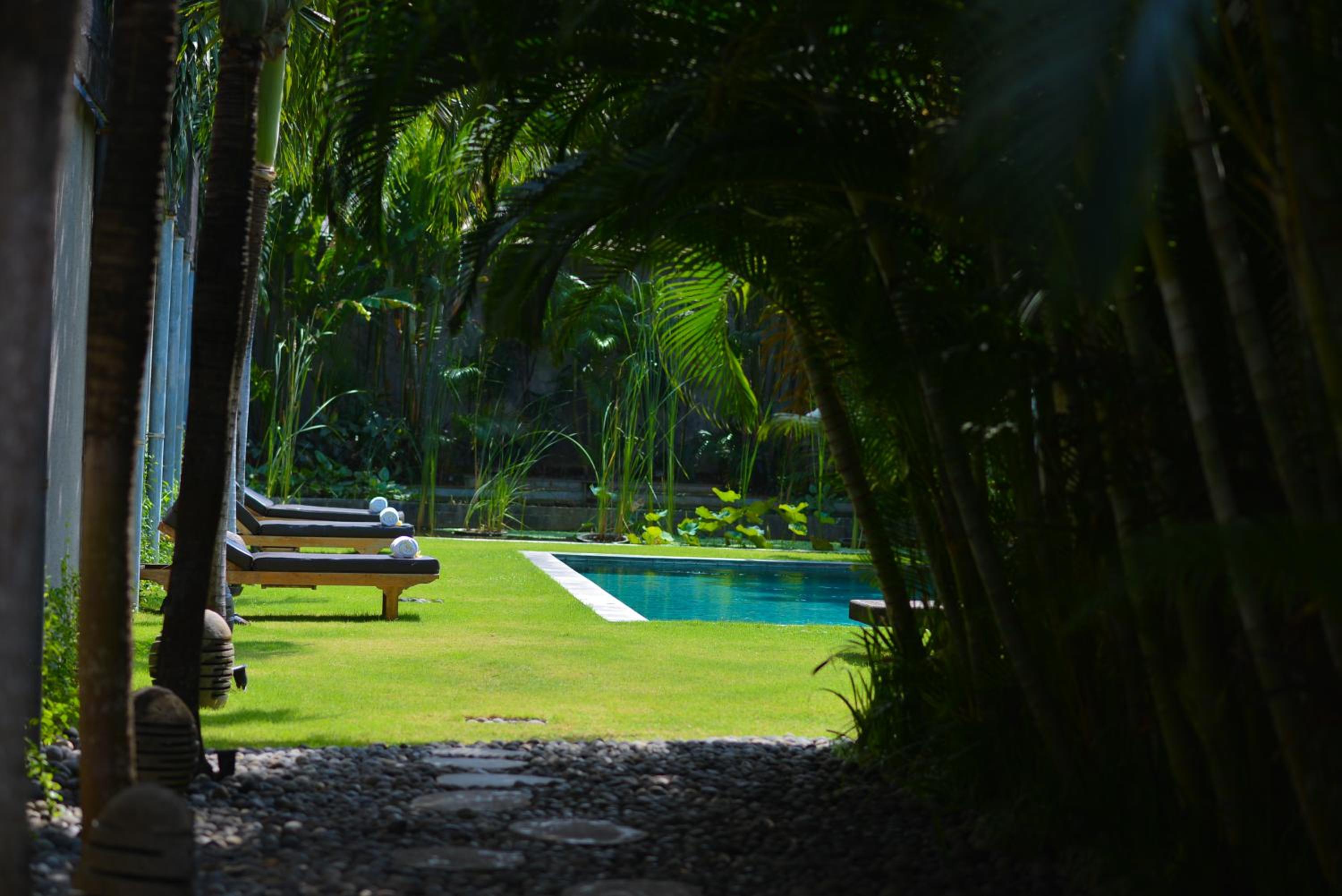 Five-Bedroom Villa with Private Pool and Fully Equipped Kitchenette - Photo 37
