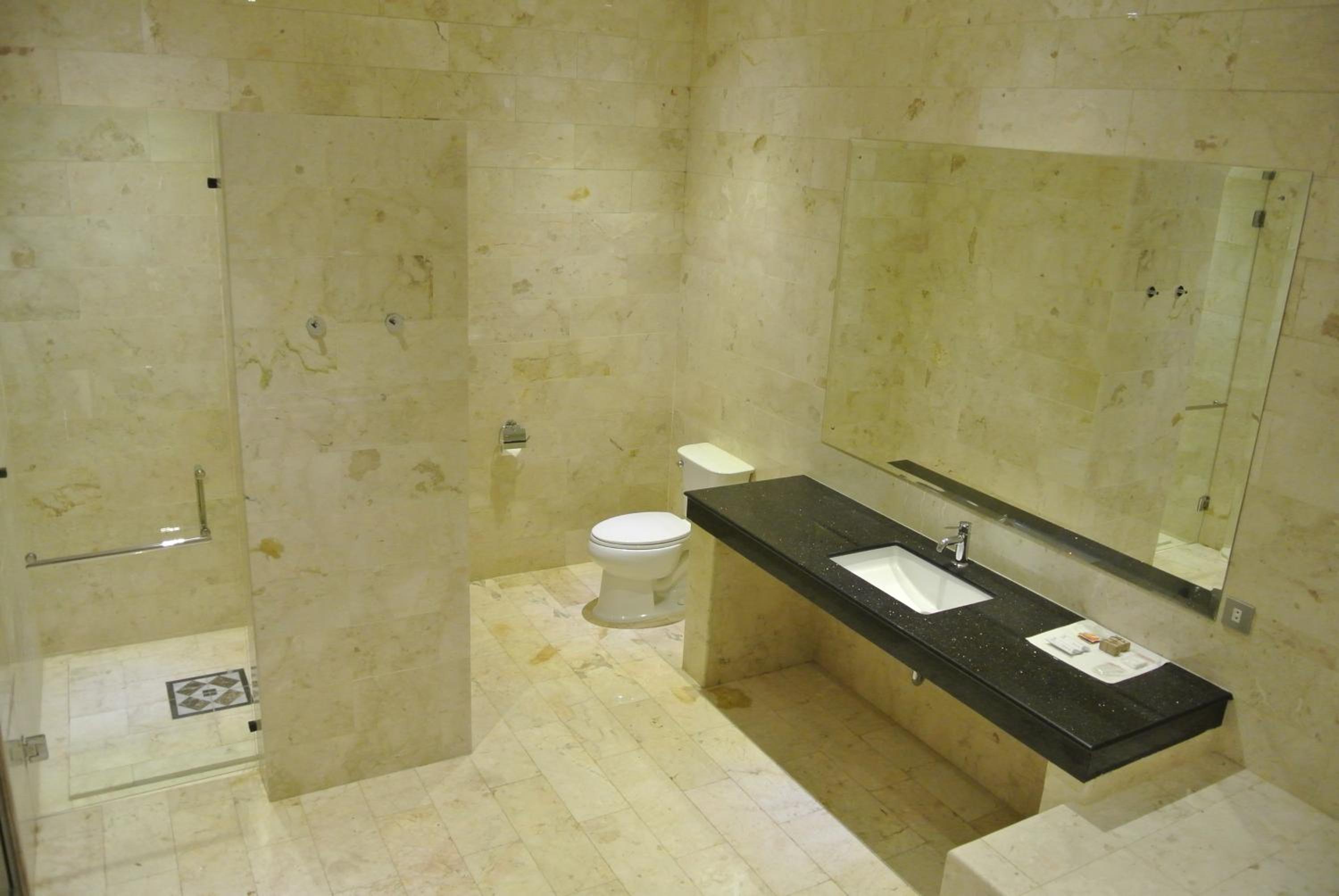 Superior King Room - Photo 4
