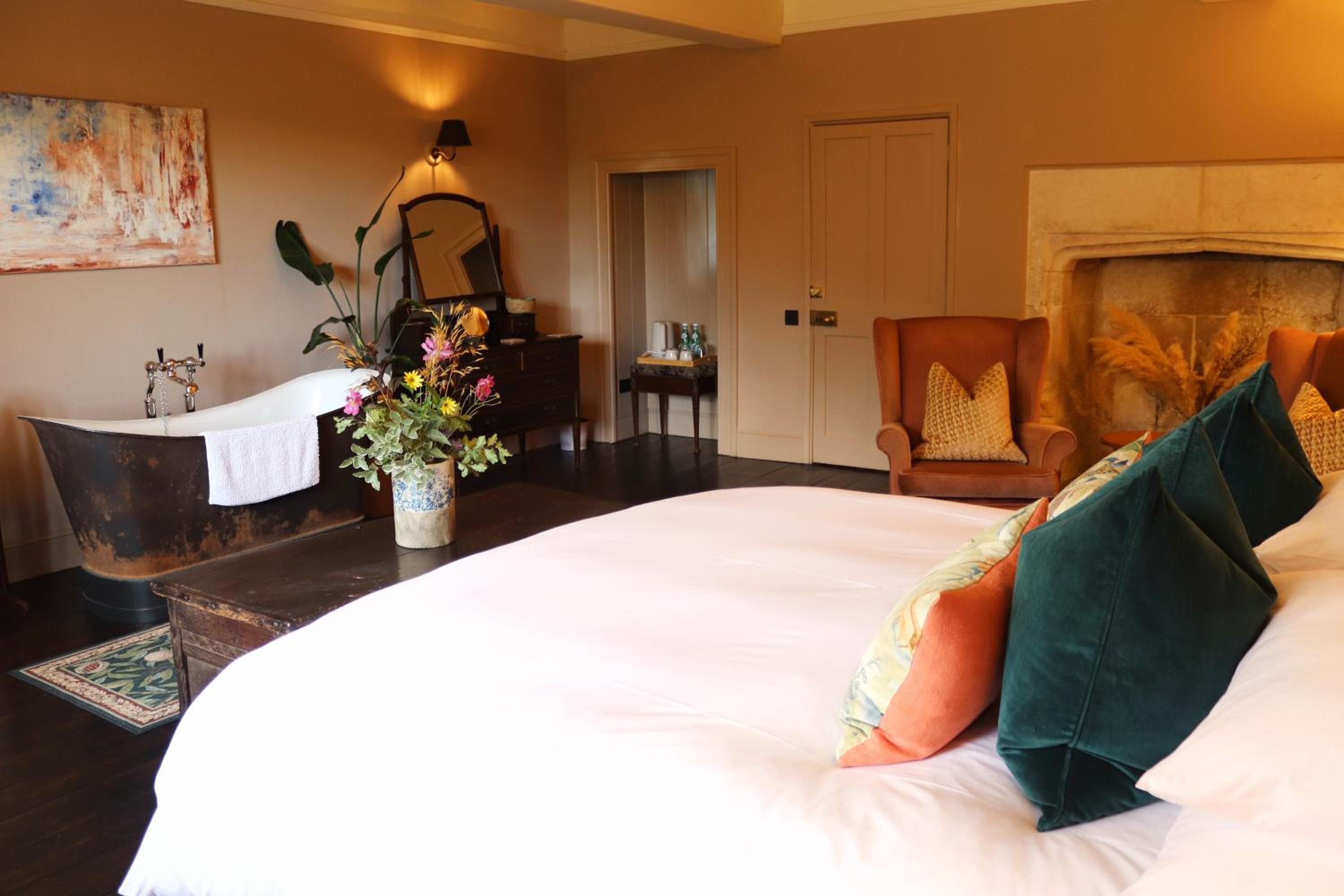 Deluxe Double Room with Bath photo 3