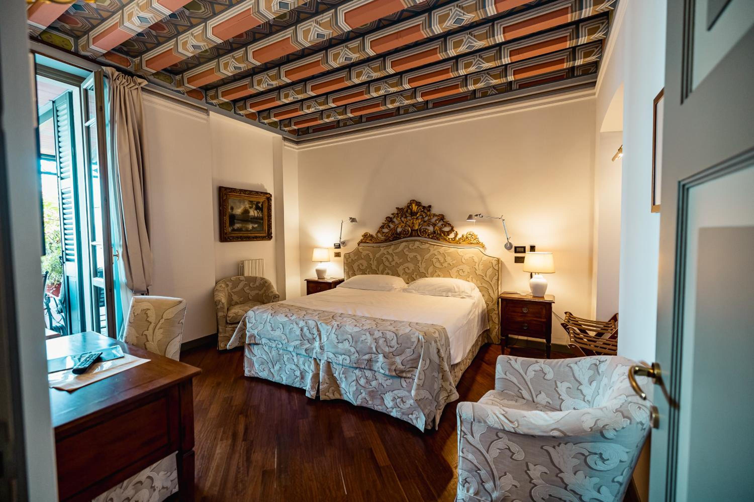 Superior Double or Twin Room with Lake View