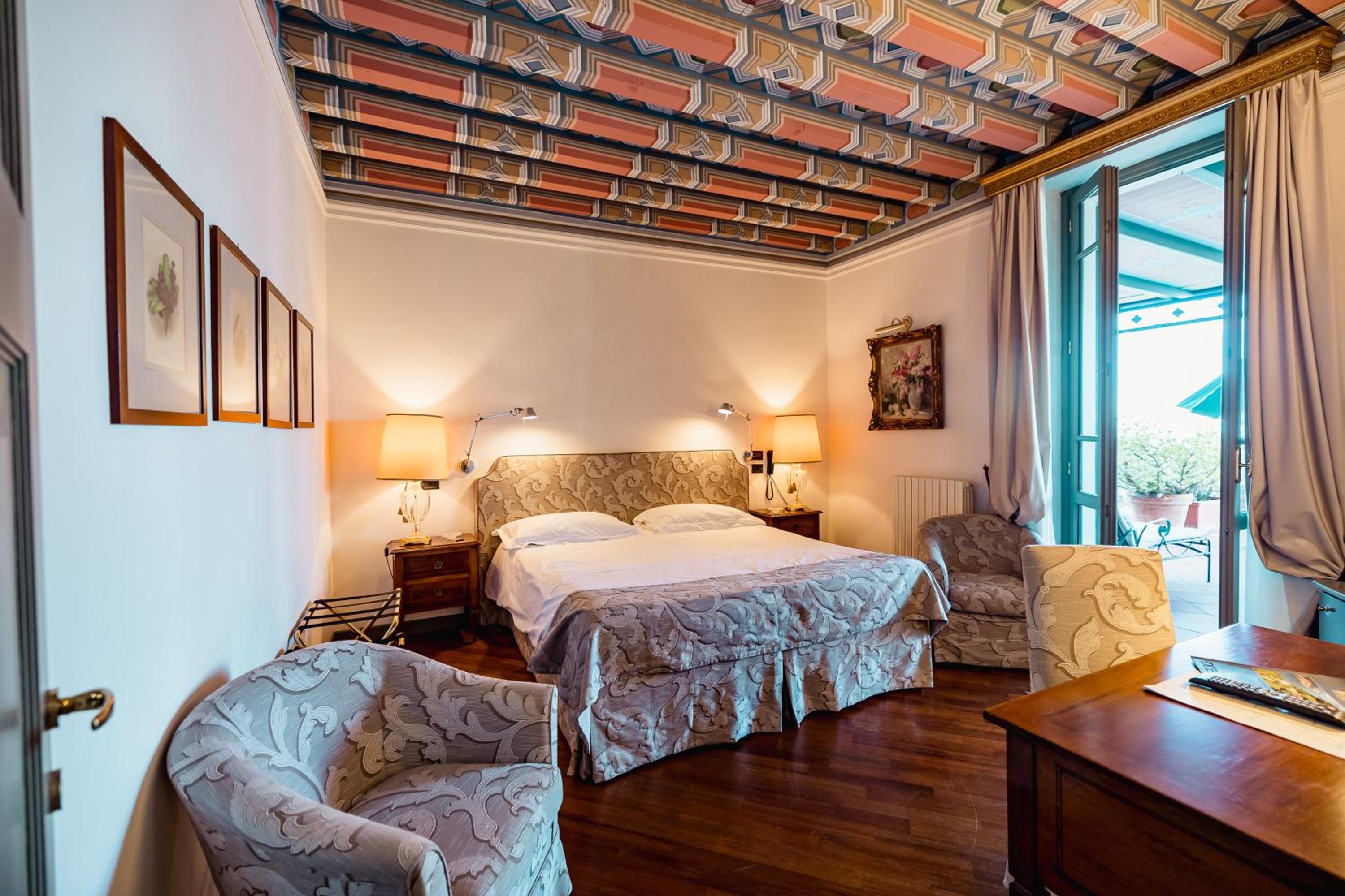 Superior Double or Twin Room with Lake View photo 3