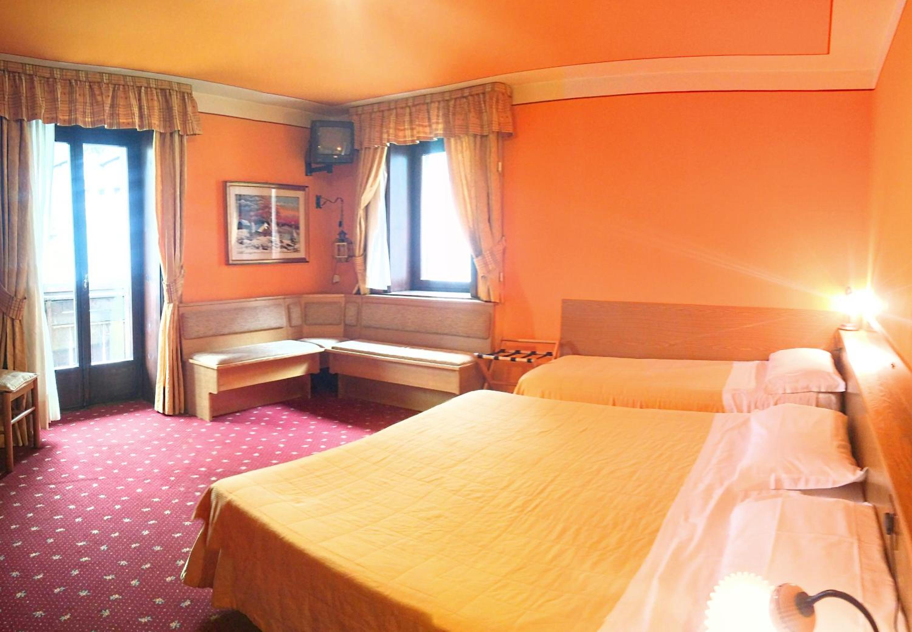 Triple Room with Balcony - Photo 1