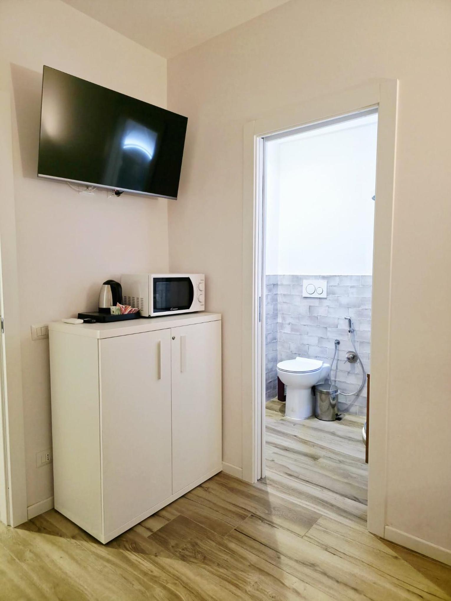 Double Room with Balcony photo 3