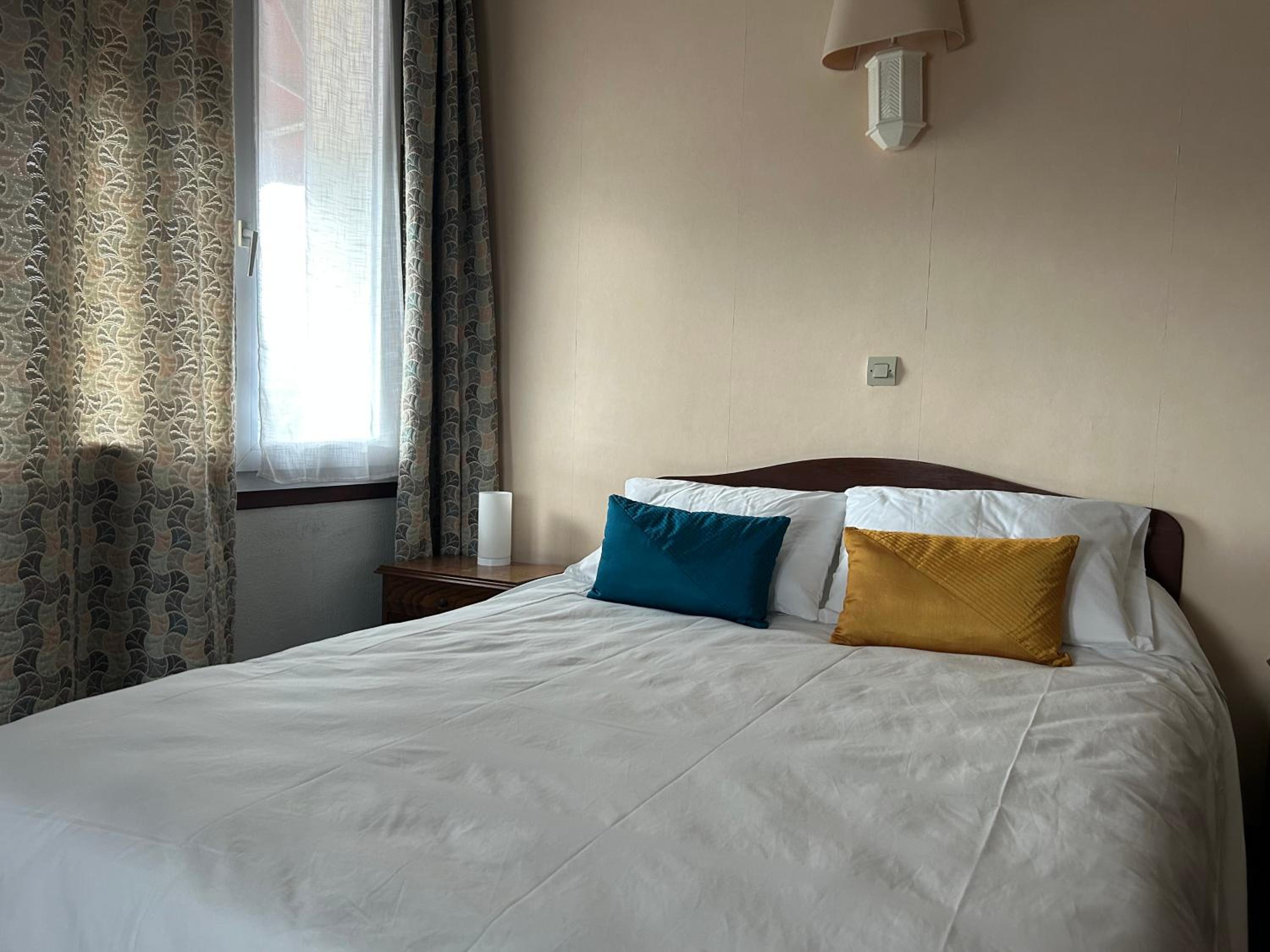 Double Room with Bath photo 2