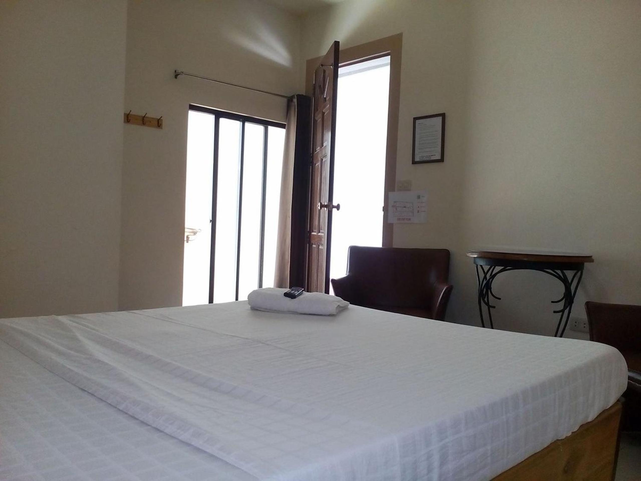 Budget Double Room photo 2