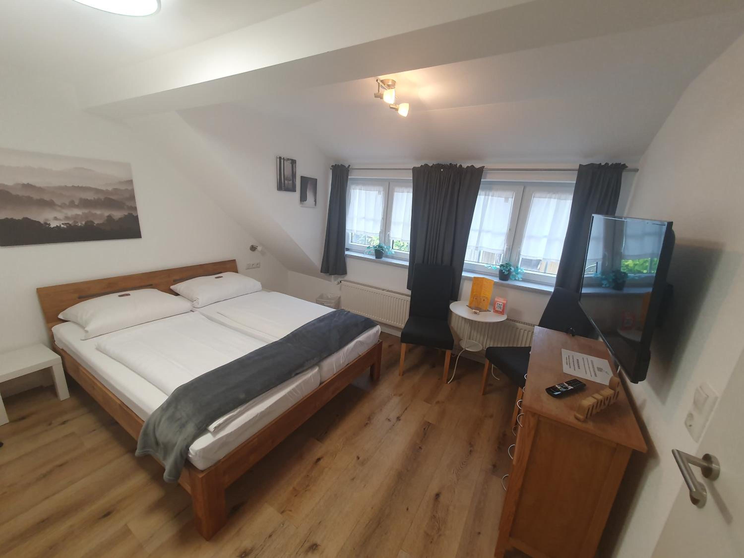 Small Double Room photo 3