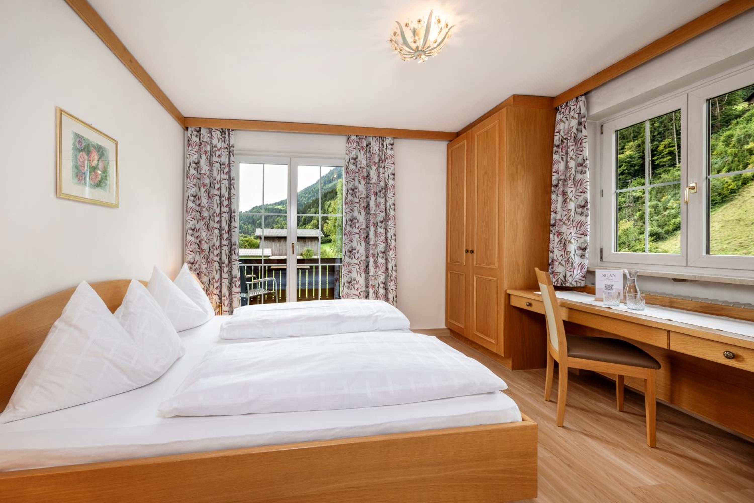One-Bedroom Apartment with Balcony