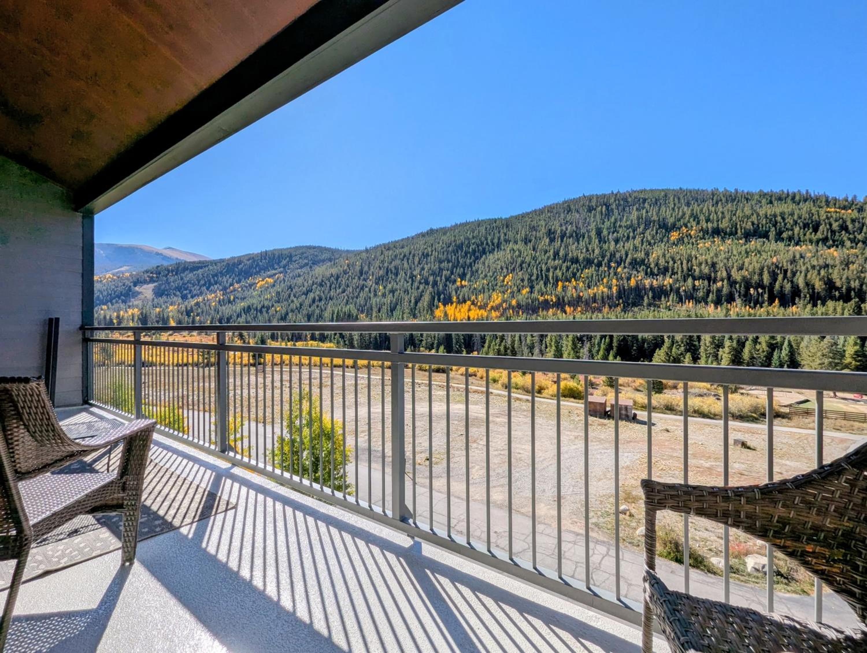 Two-Bedroom Apartment with Balcony photo 1