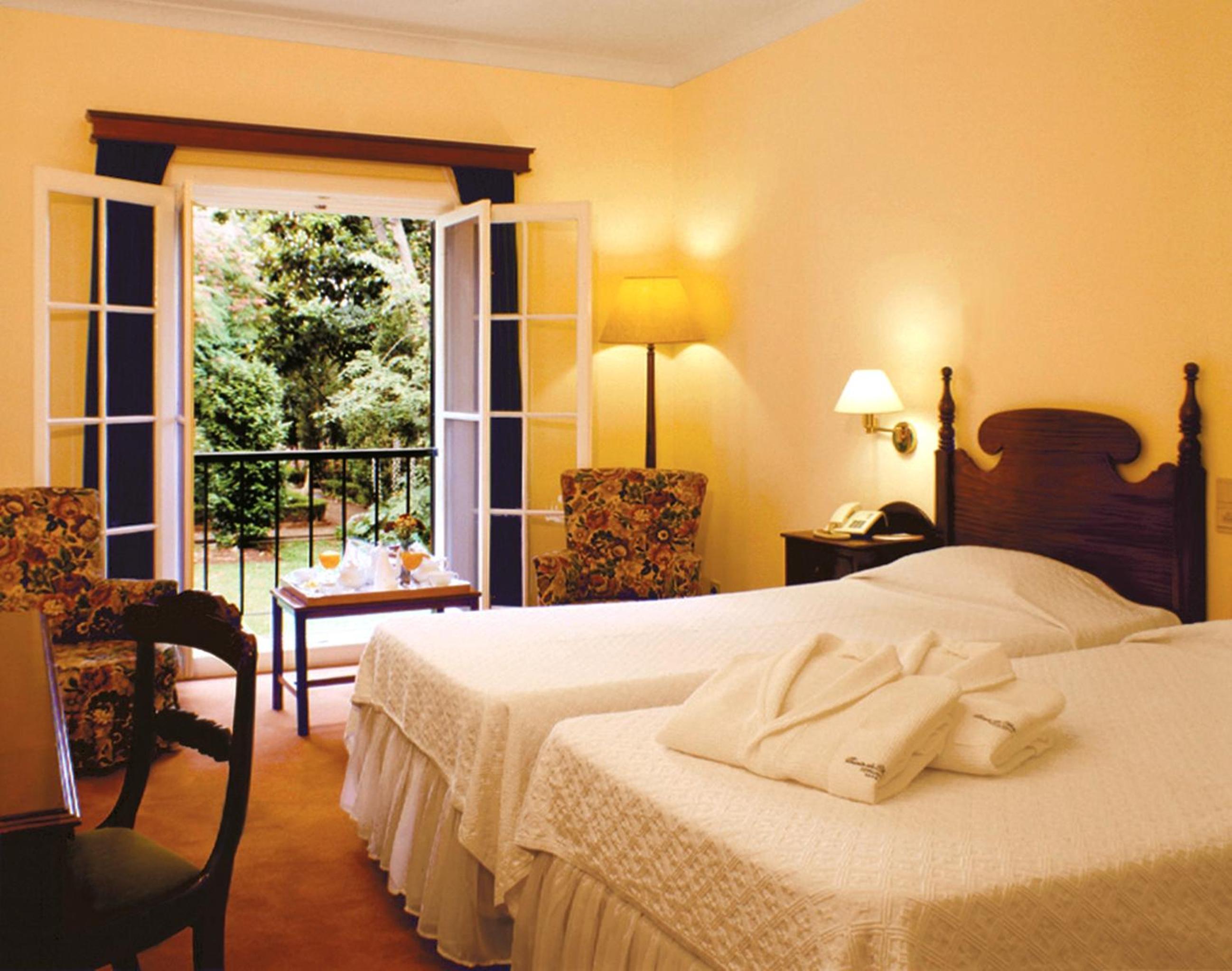 Standard Double or Twin Room with Garden View - Photo 3