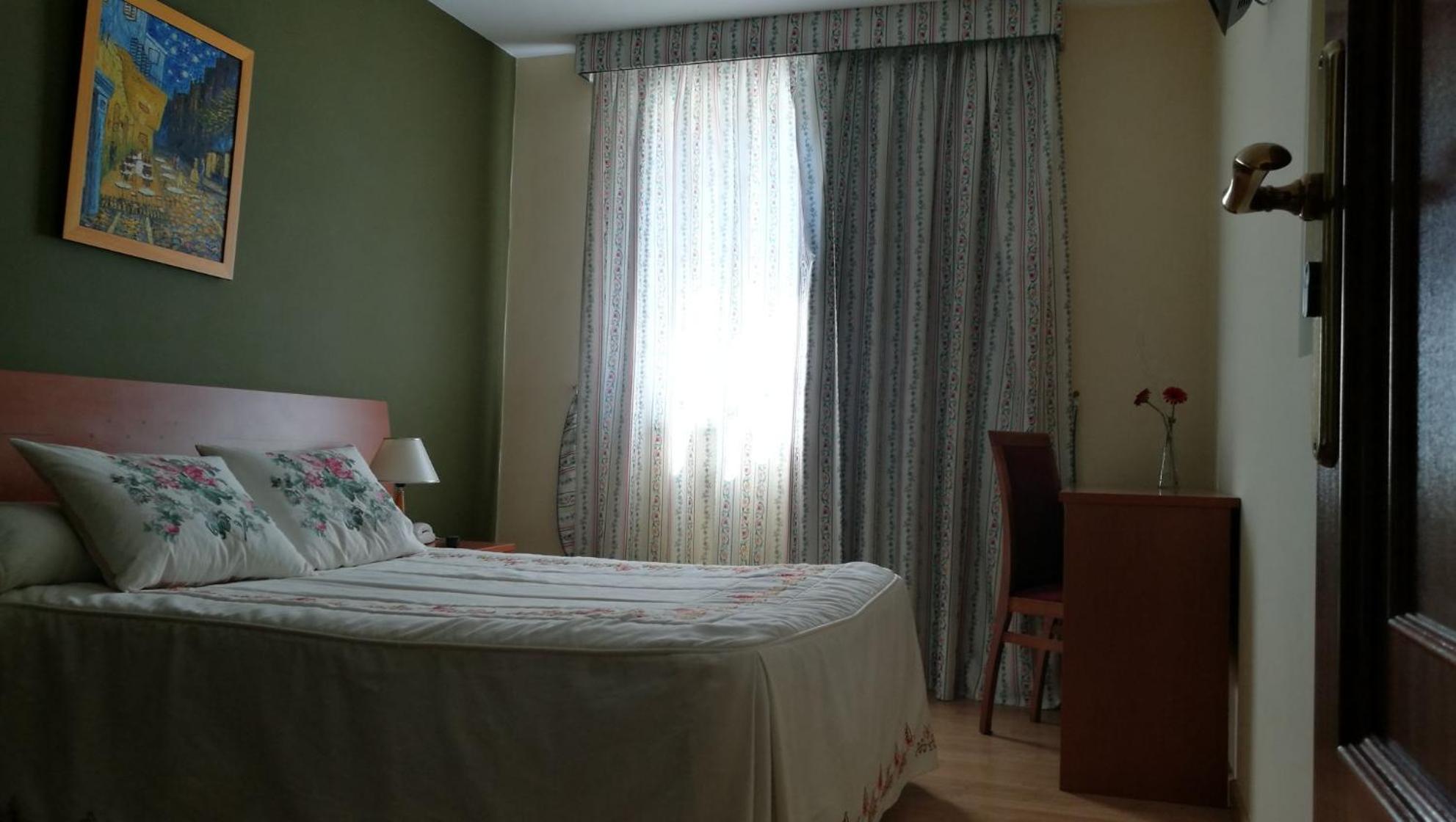 Double Room - Photo 5