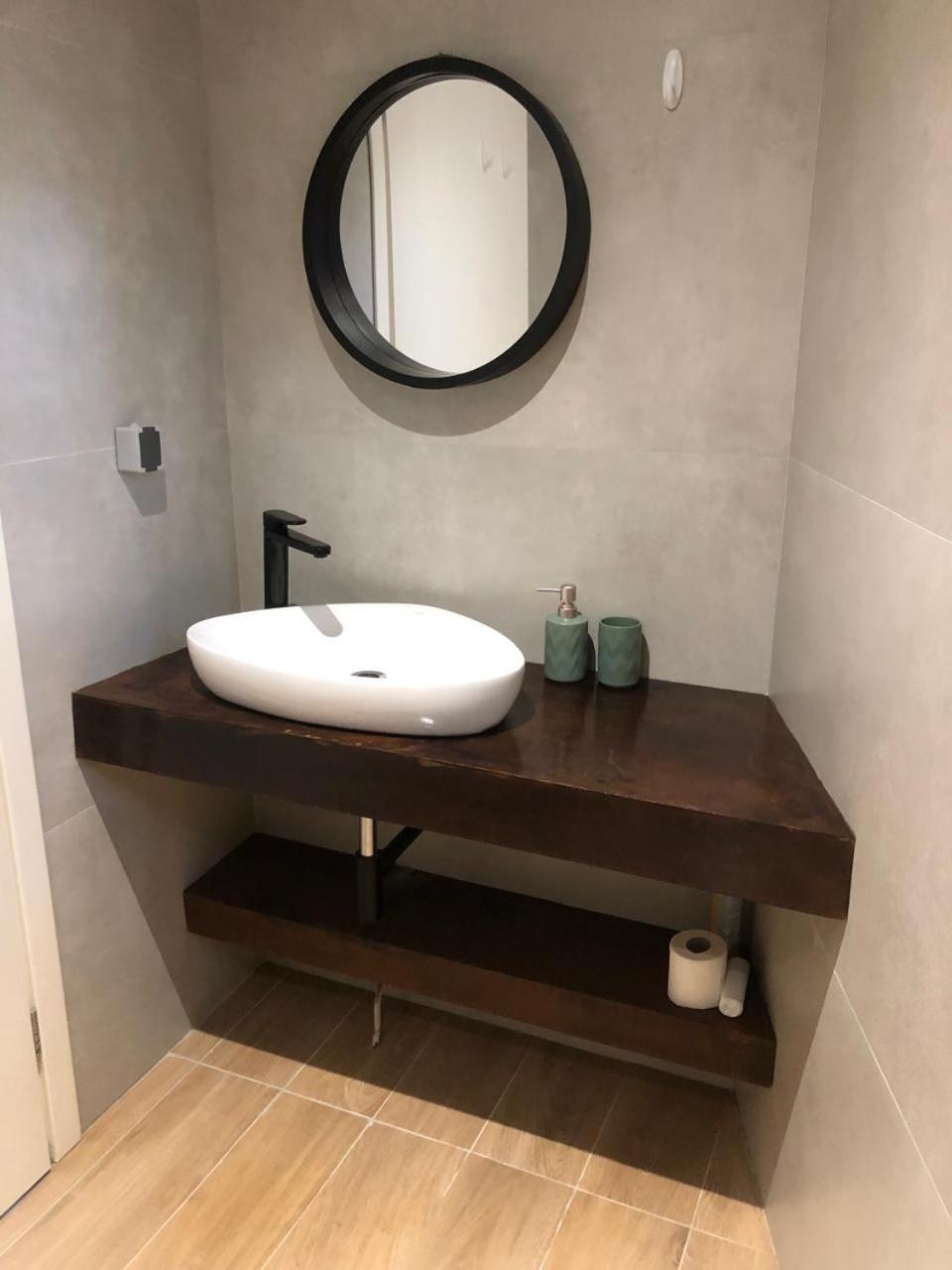 One-Bedroom House photo 2