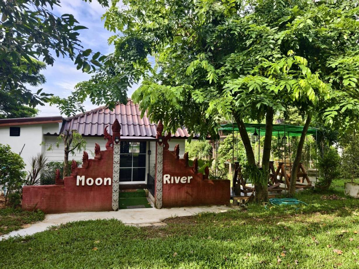 Deluxe Bungalow