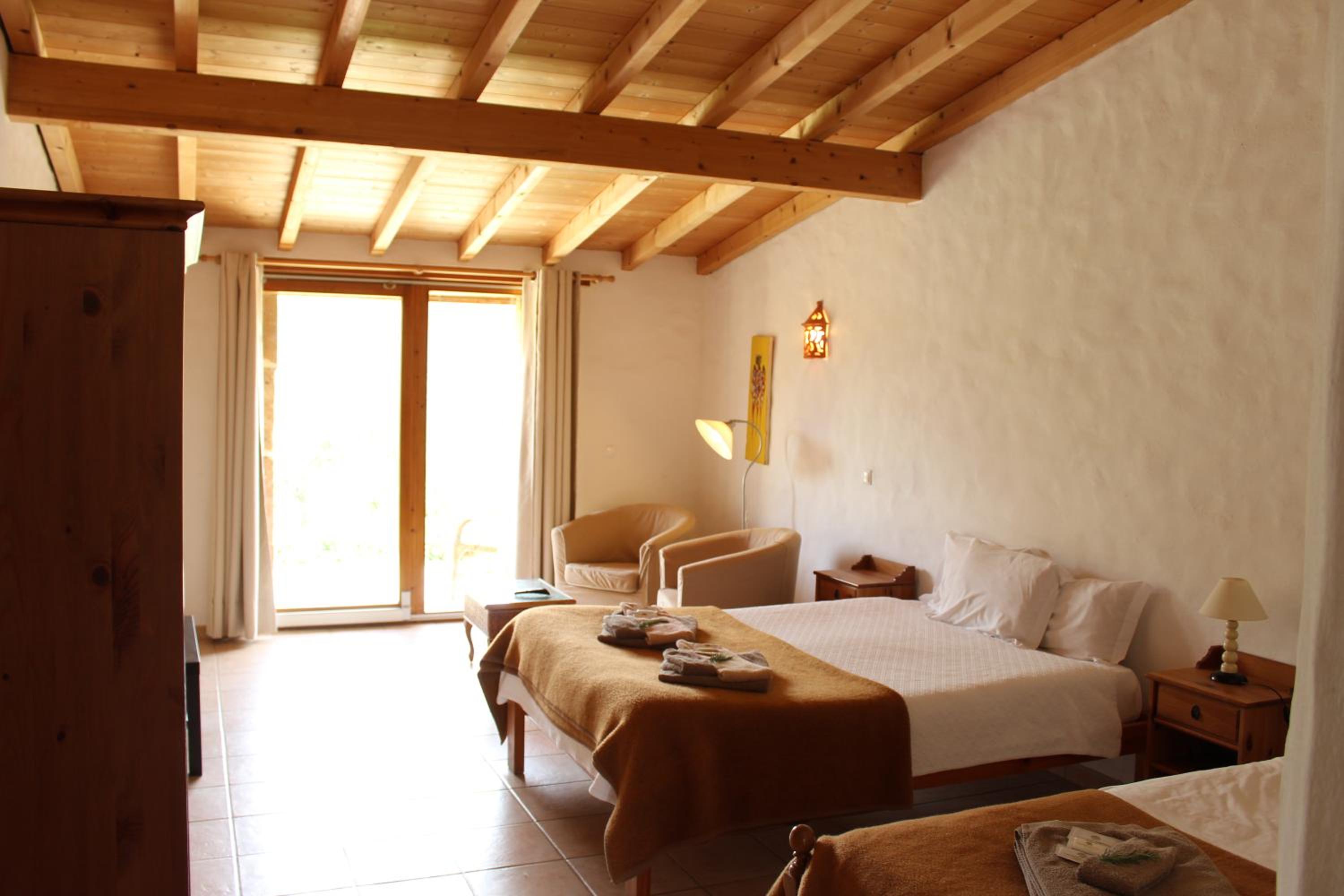 Quadruple Room with Balcony - Photo 3
