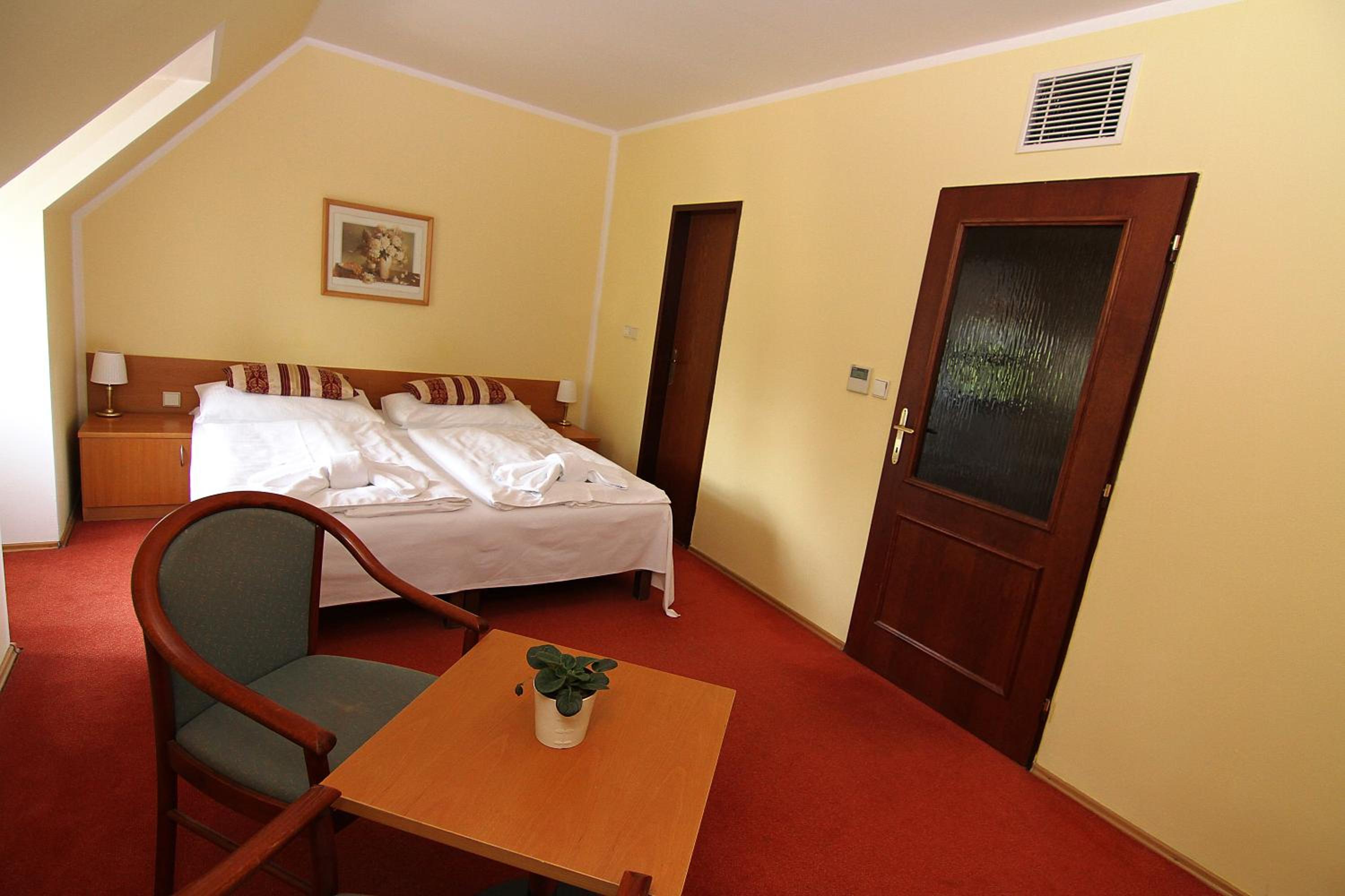Double Room with Private Bathroom photo 3