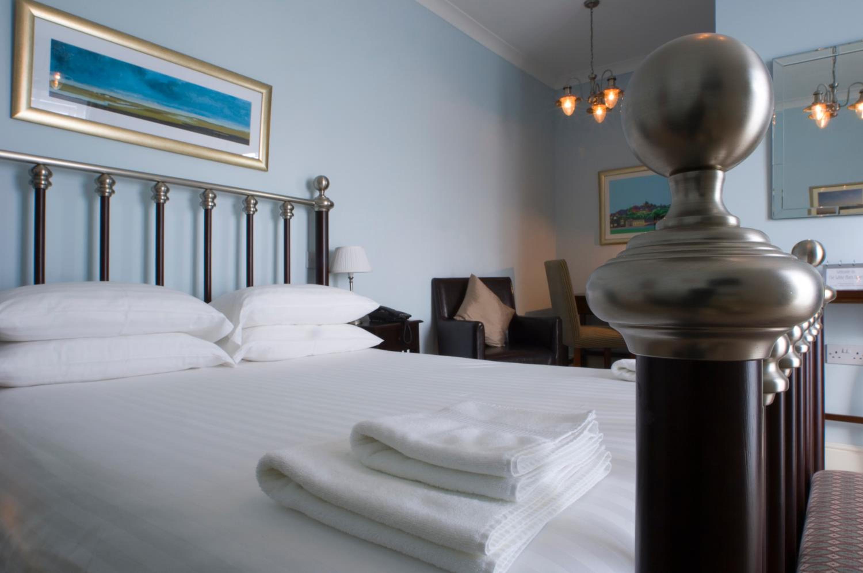 Premier King Room photo 3