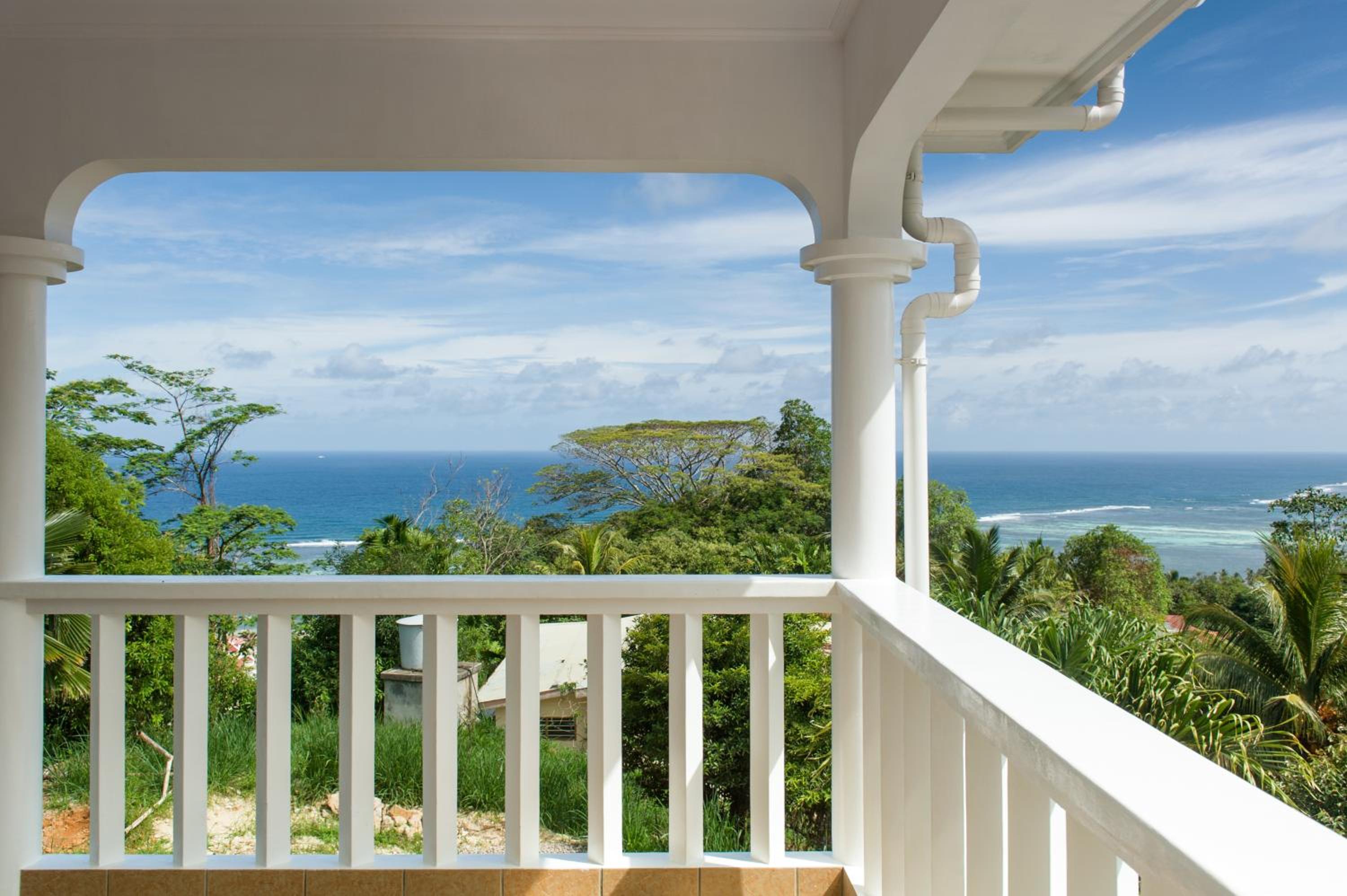 Apartment with Sea View photo 2