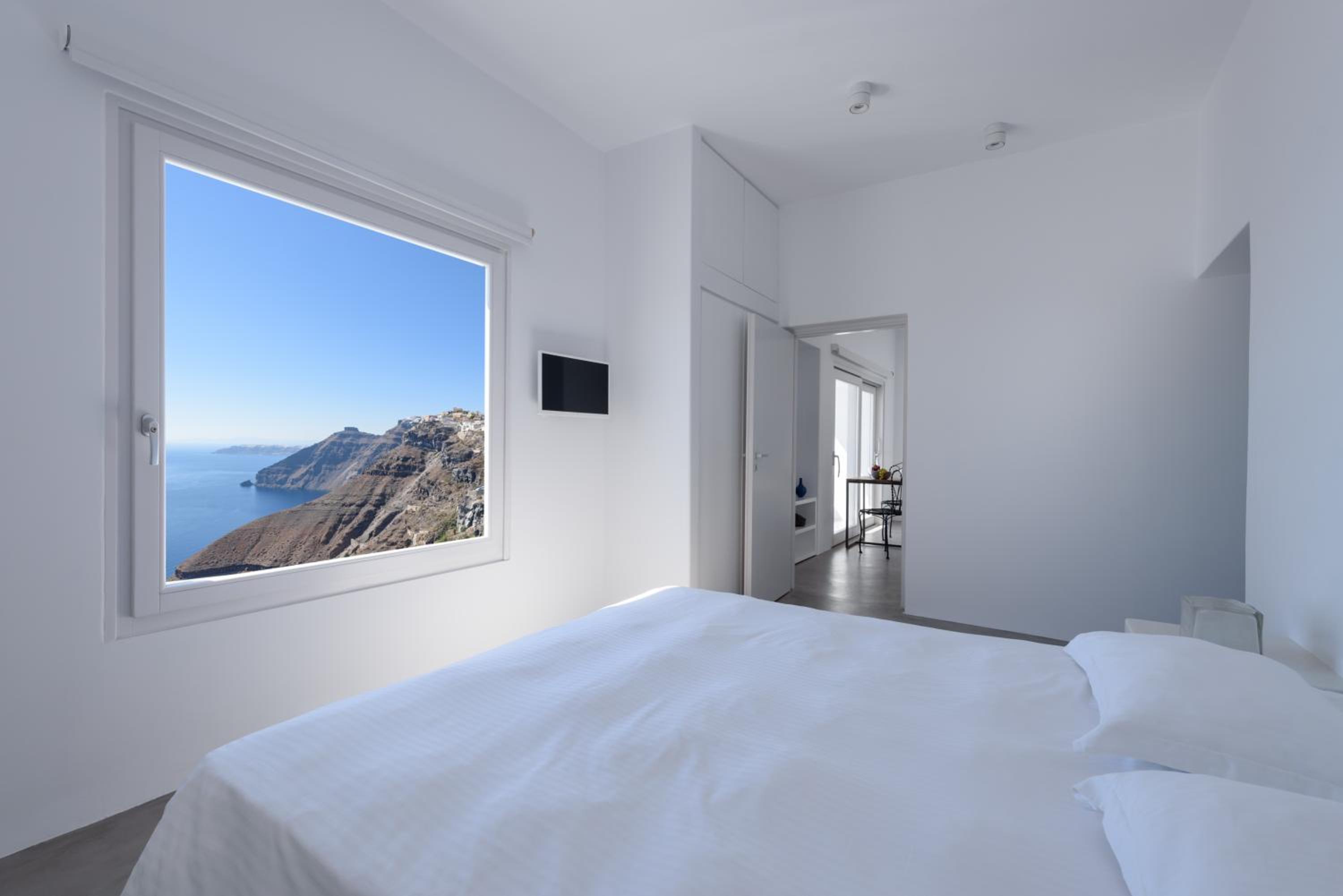 One-Bedroom Cave Villa with 2 Hot Tubs and Caldera View - La Vida Breve photo 1