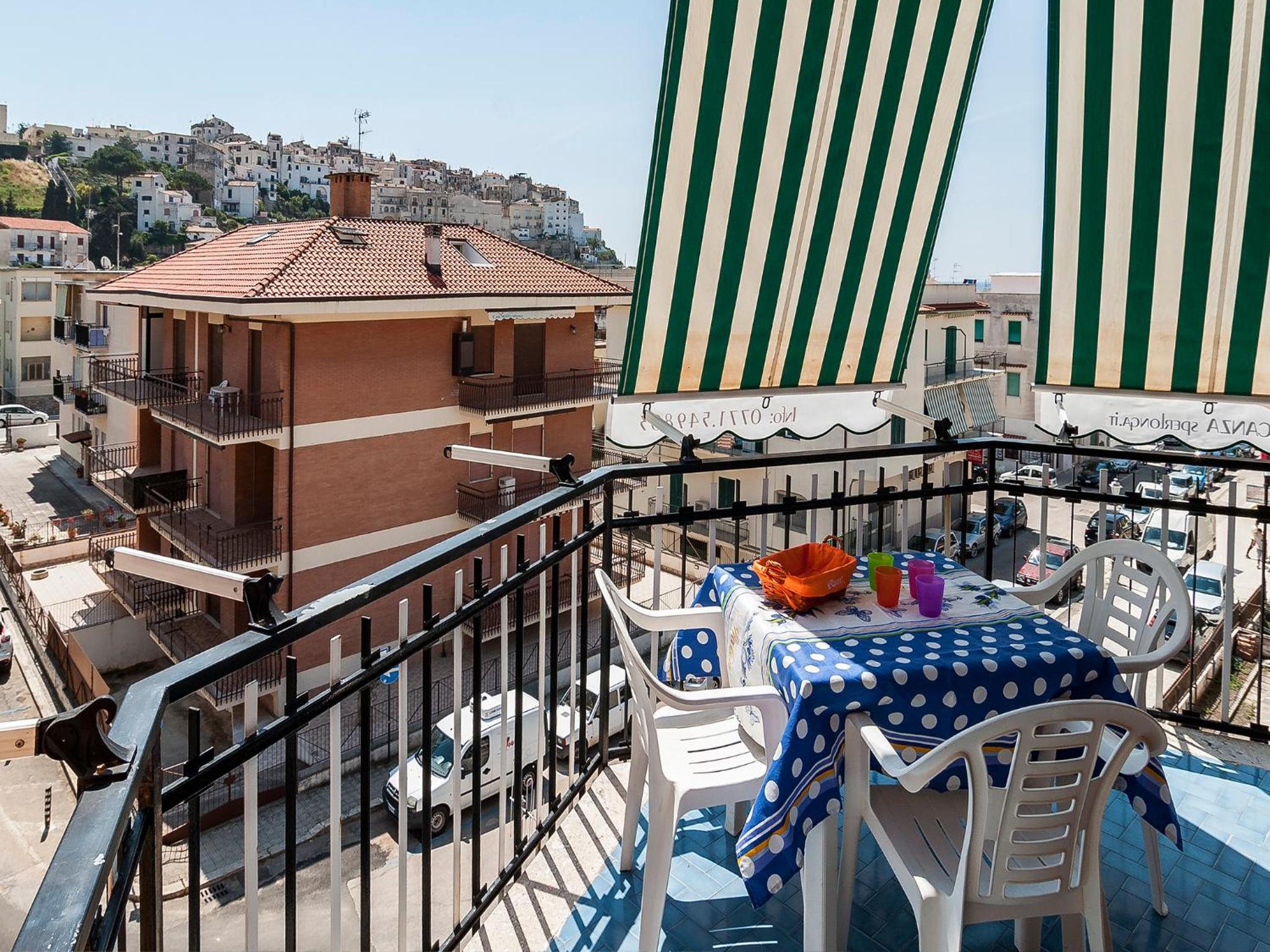 Apartment with Balcony photo 3