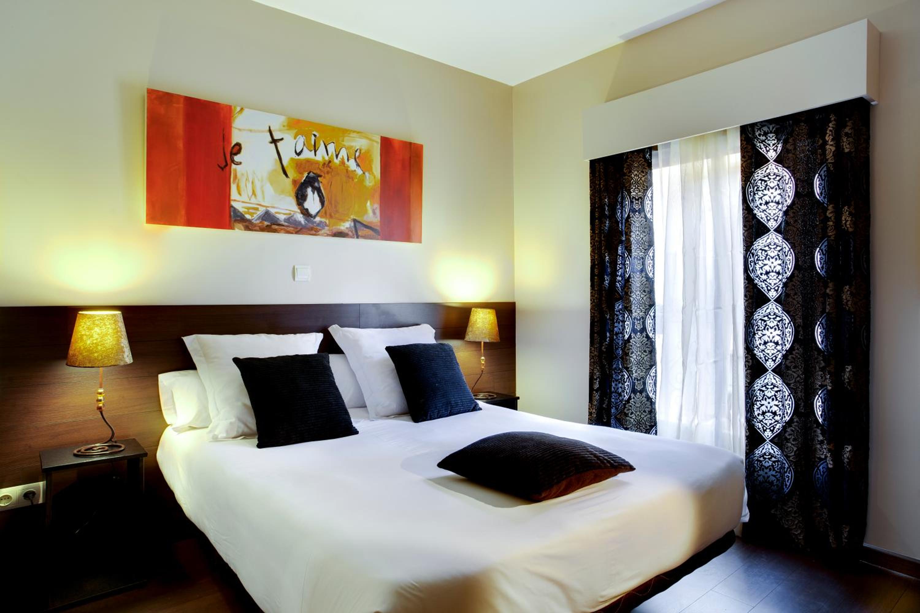 Double Room - Photo 3