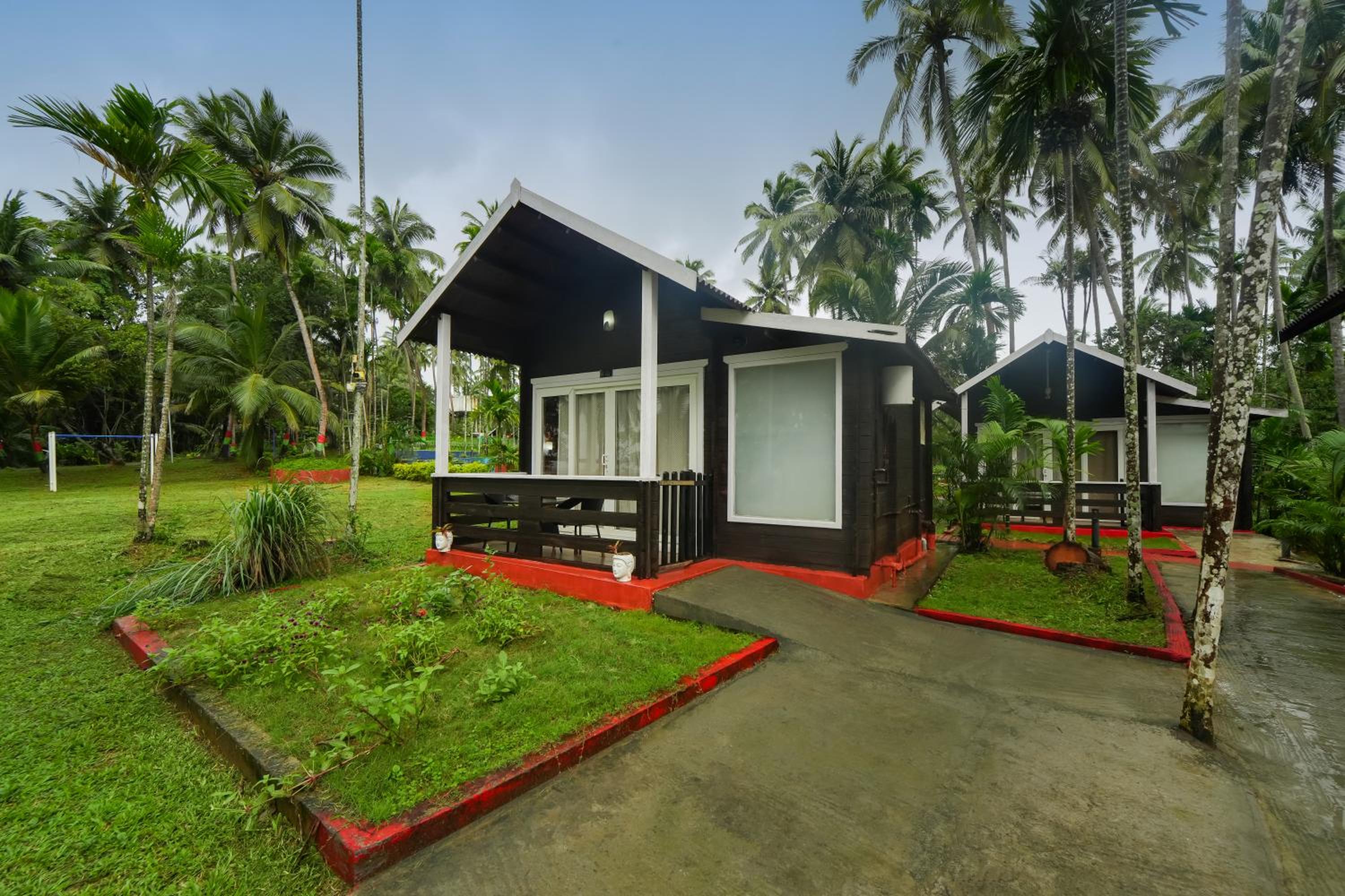 Premium Luxury Beach Cottage With Balcony