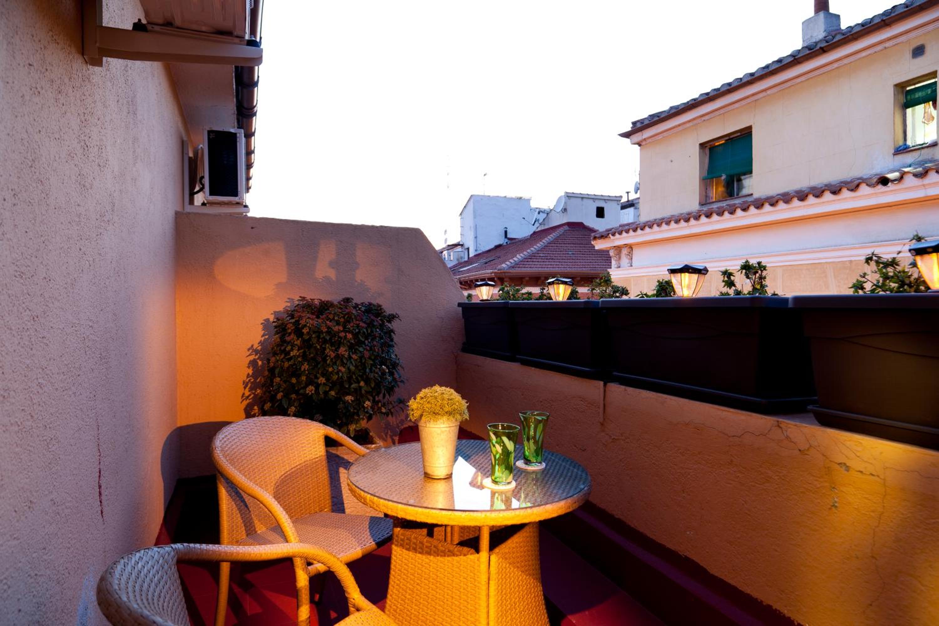 Double Room with Terrace - Photo 2