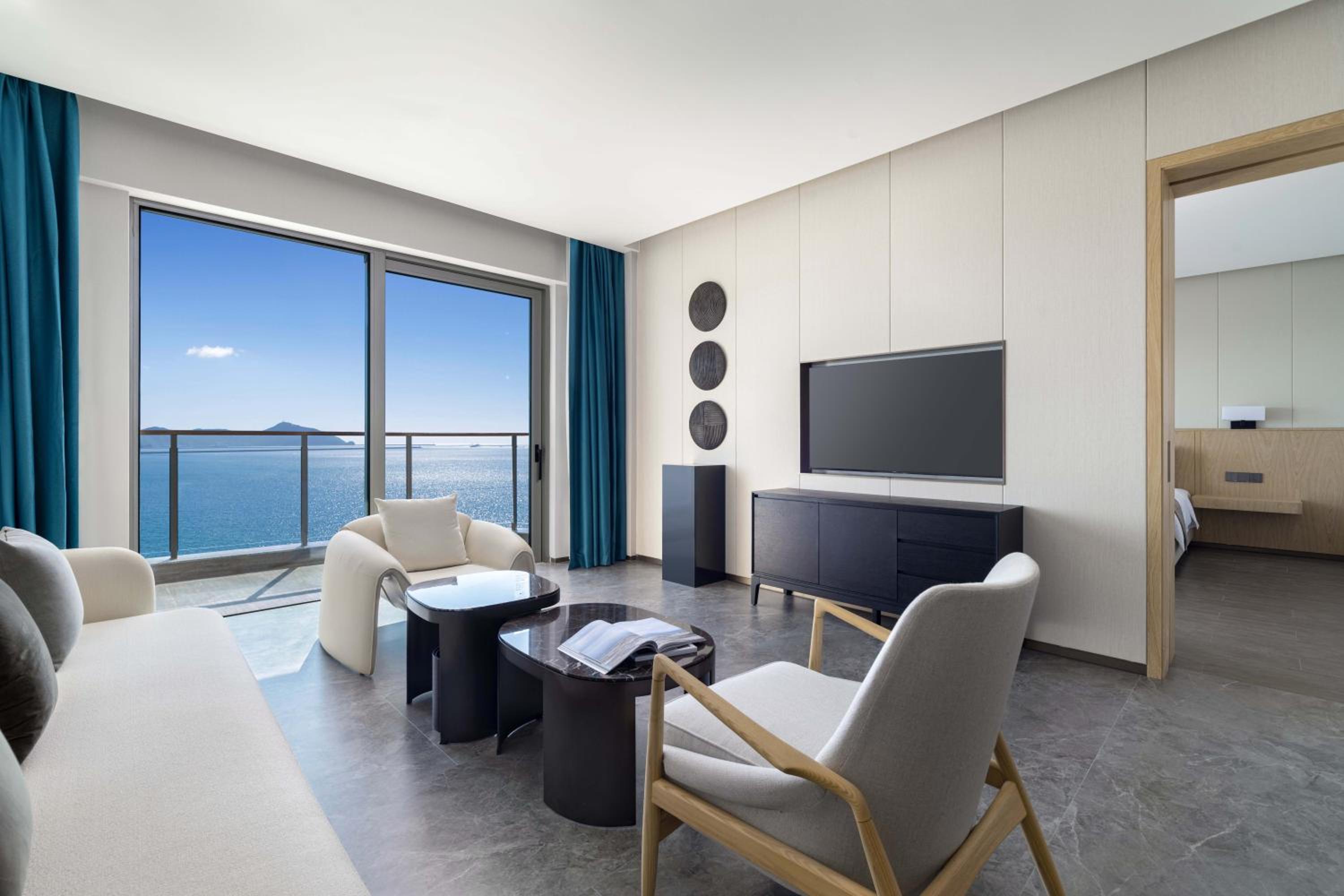 King Suite with Sea View