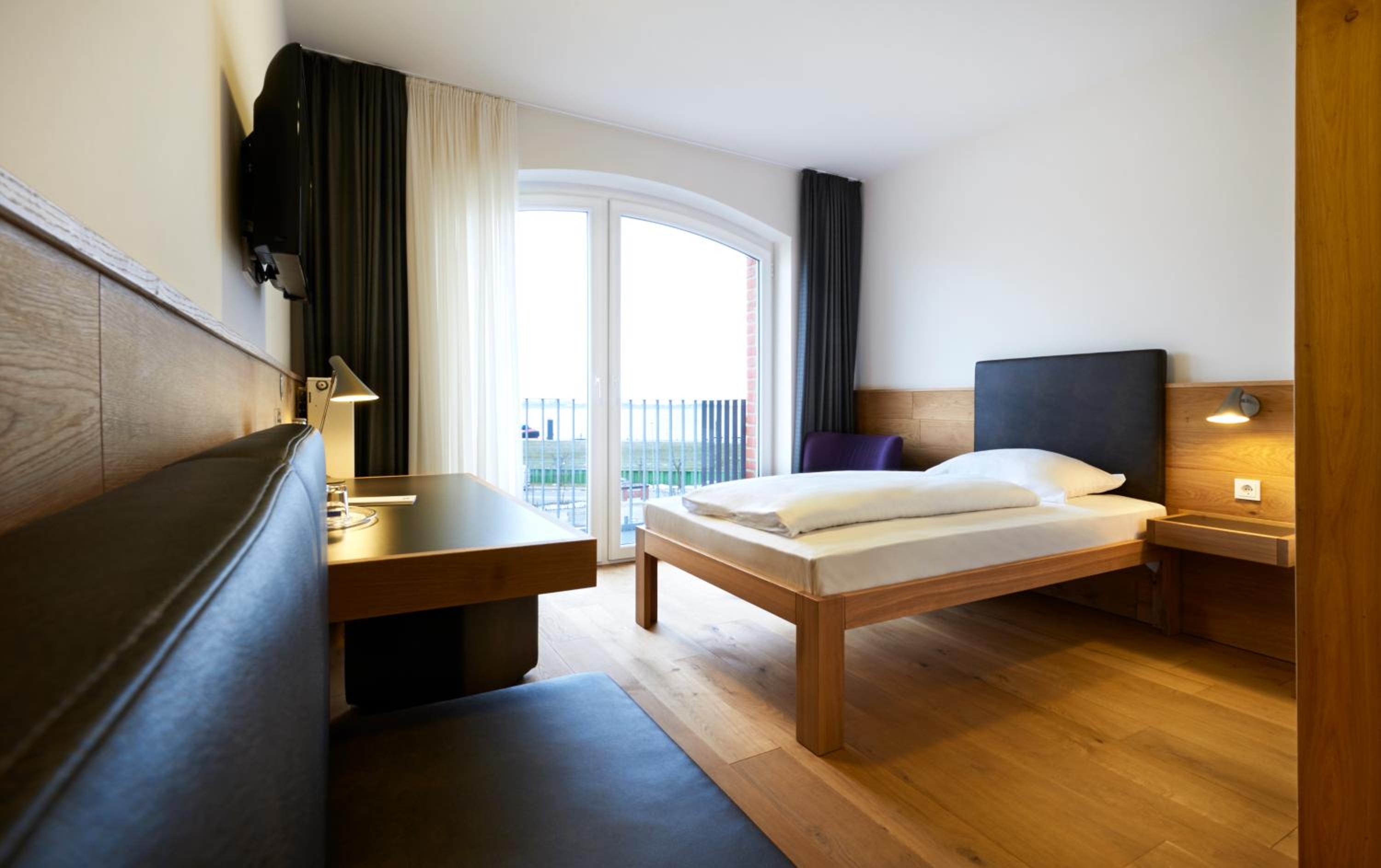 Single Room photo 2