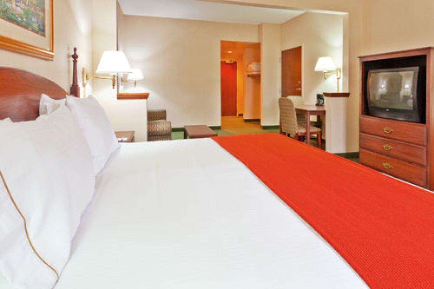 King Room with Spa Bath - Non-Smoking - Photo 4