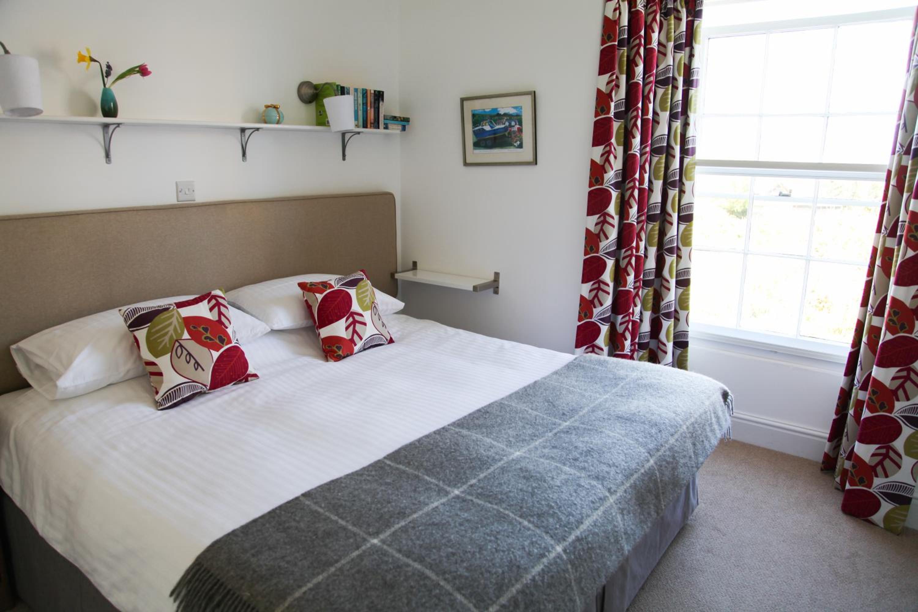 Double or Twin Room with Shower - Photo 8