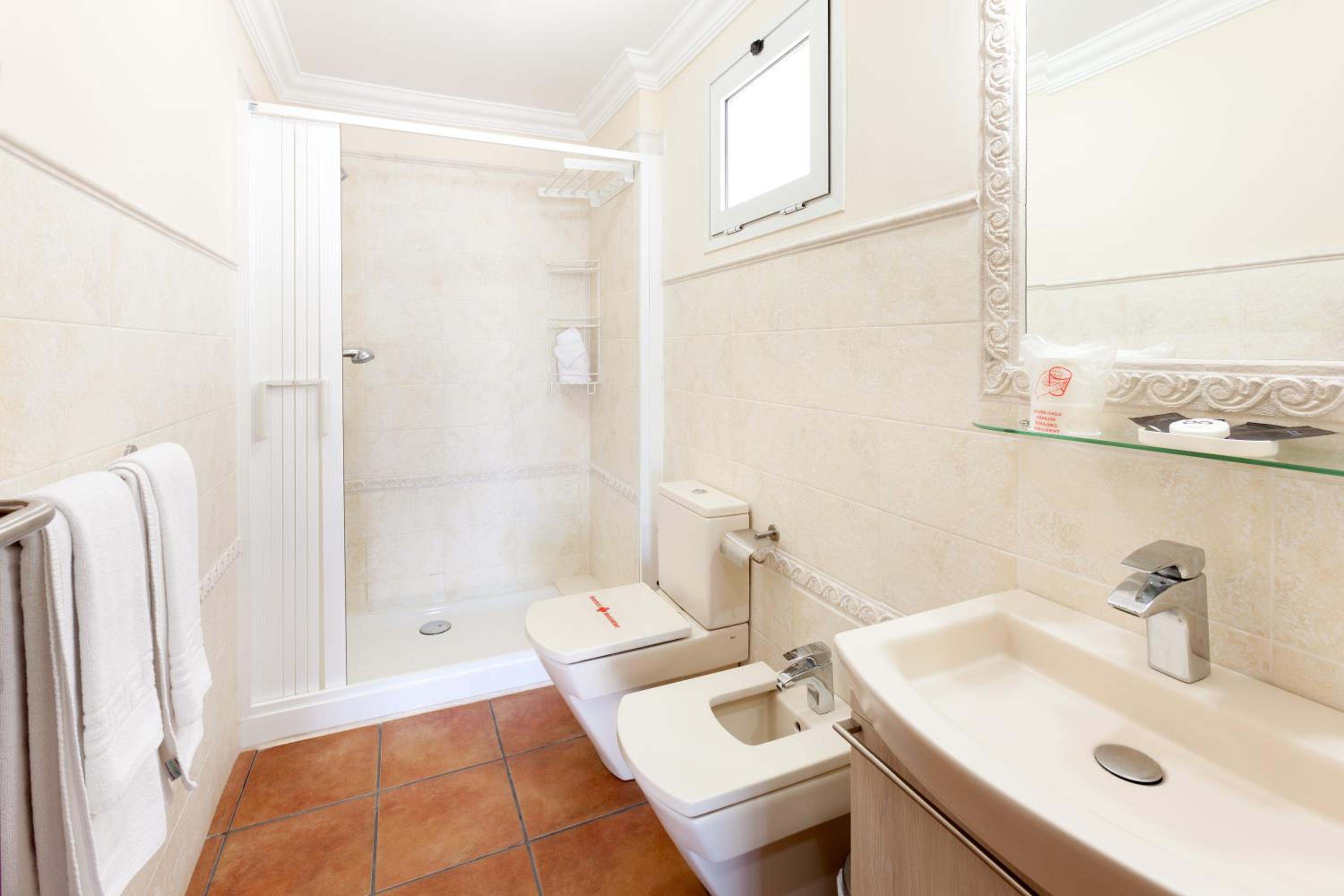 2 Bedroom Apartment with Sea View photo 3