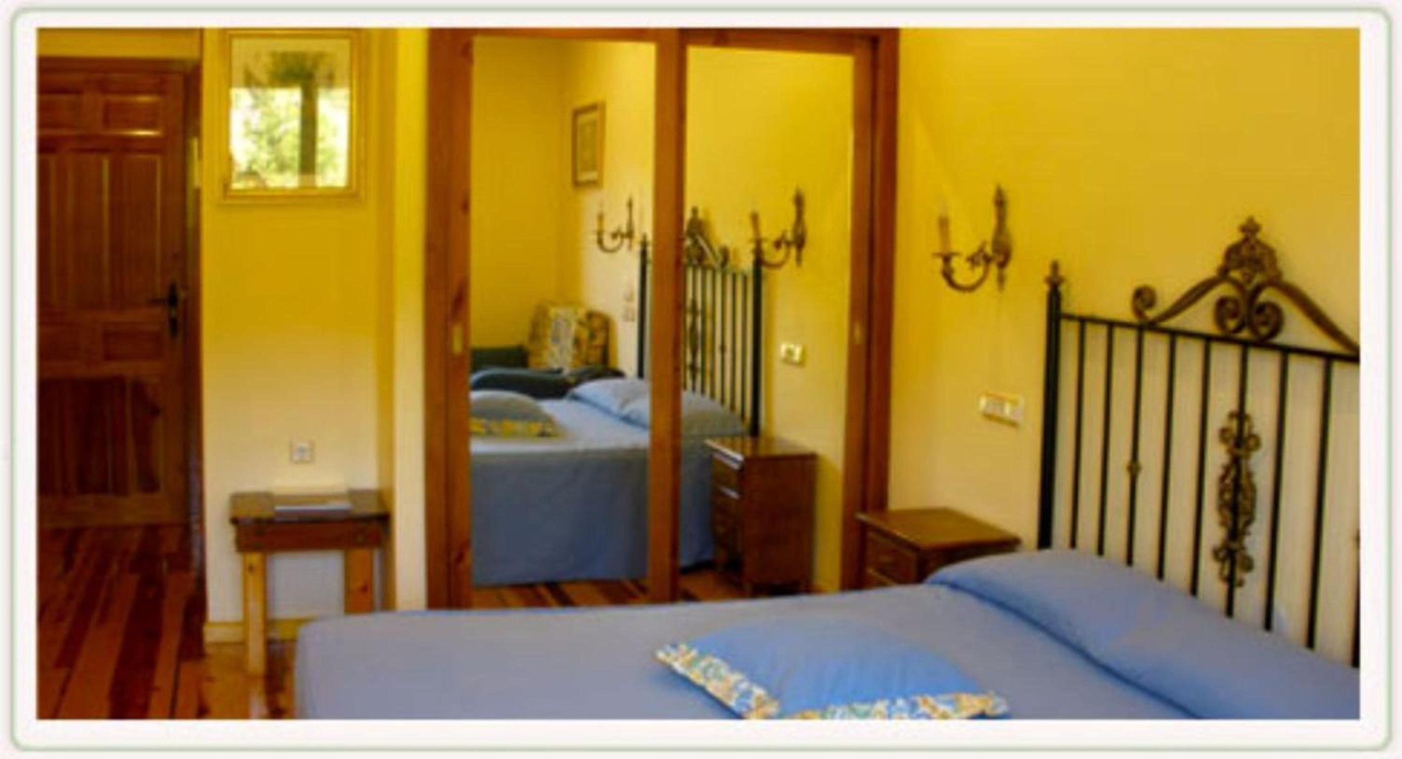 Twin Room - Photo 6